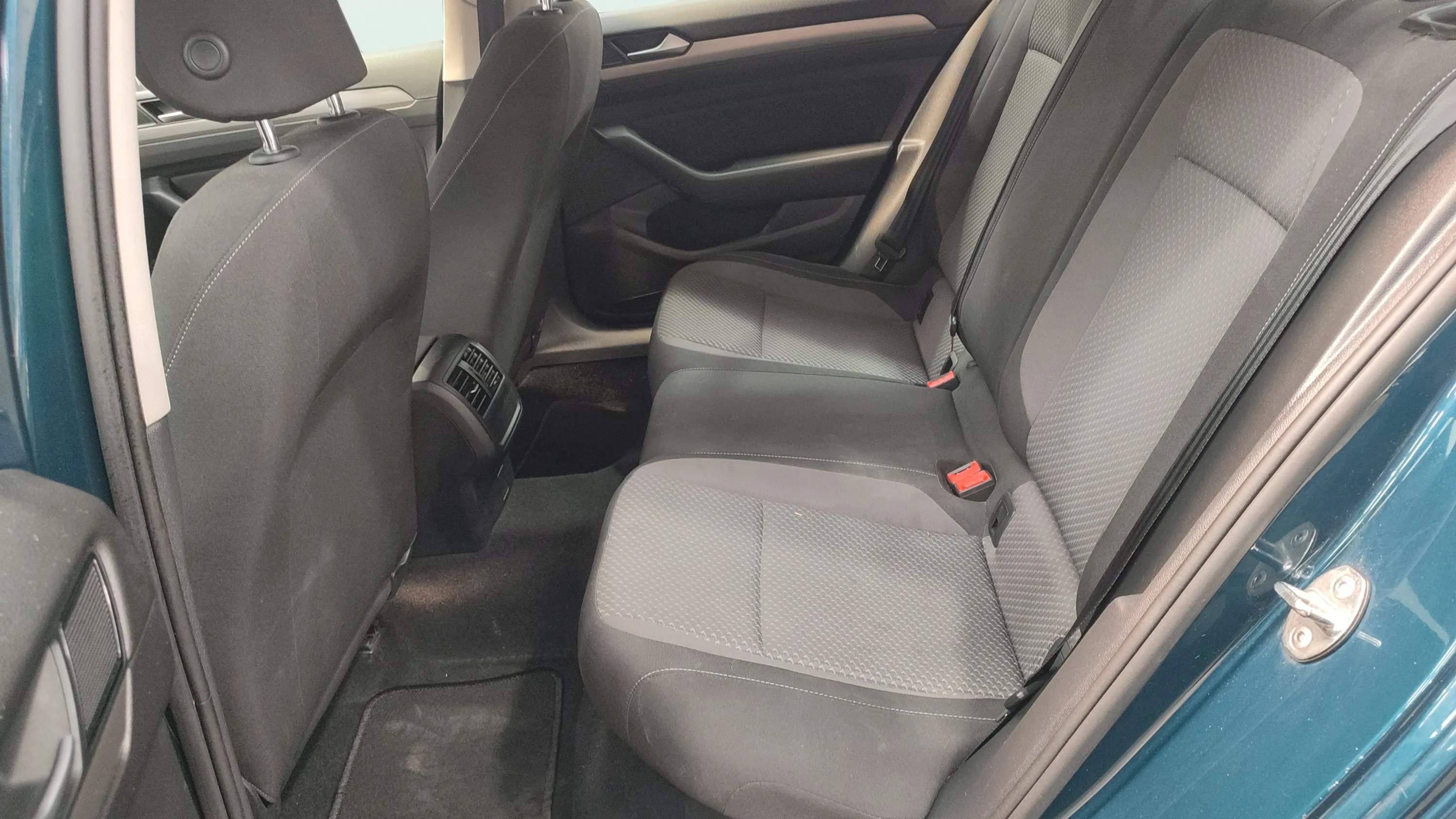 Volkswagen Passat 2.0 TDI DSG - foto 27
