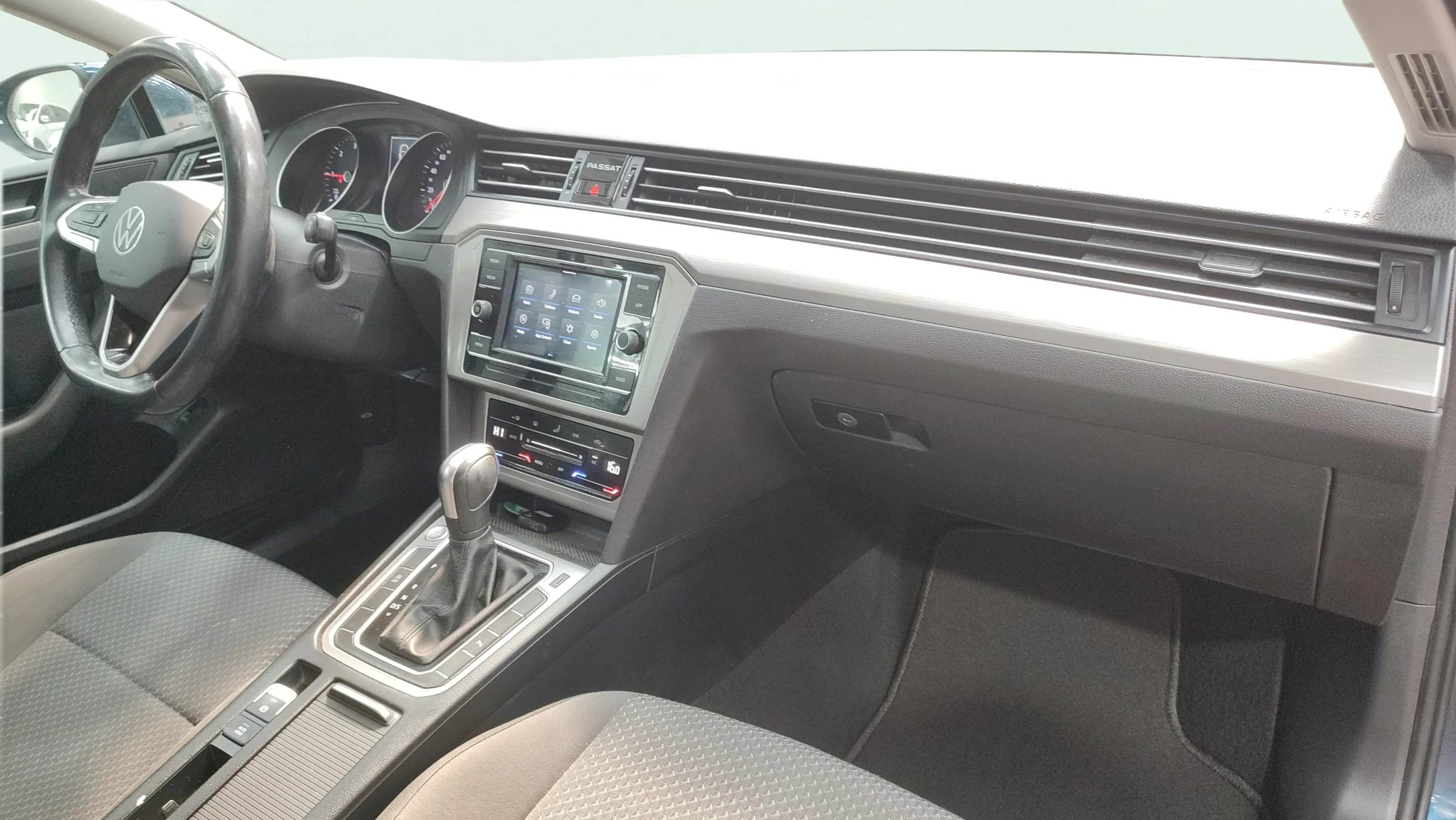 Volkswagen Passat 2.0 TDI DSG - foto 24