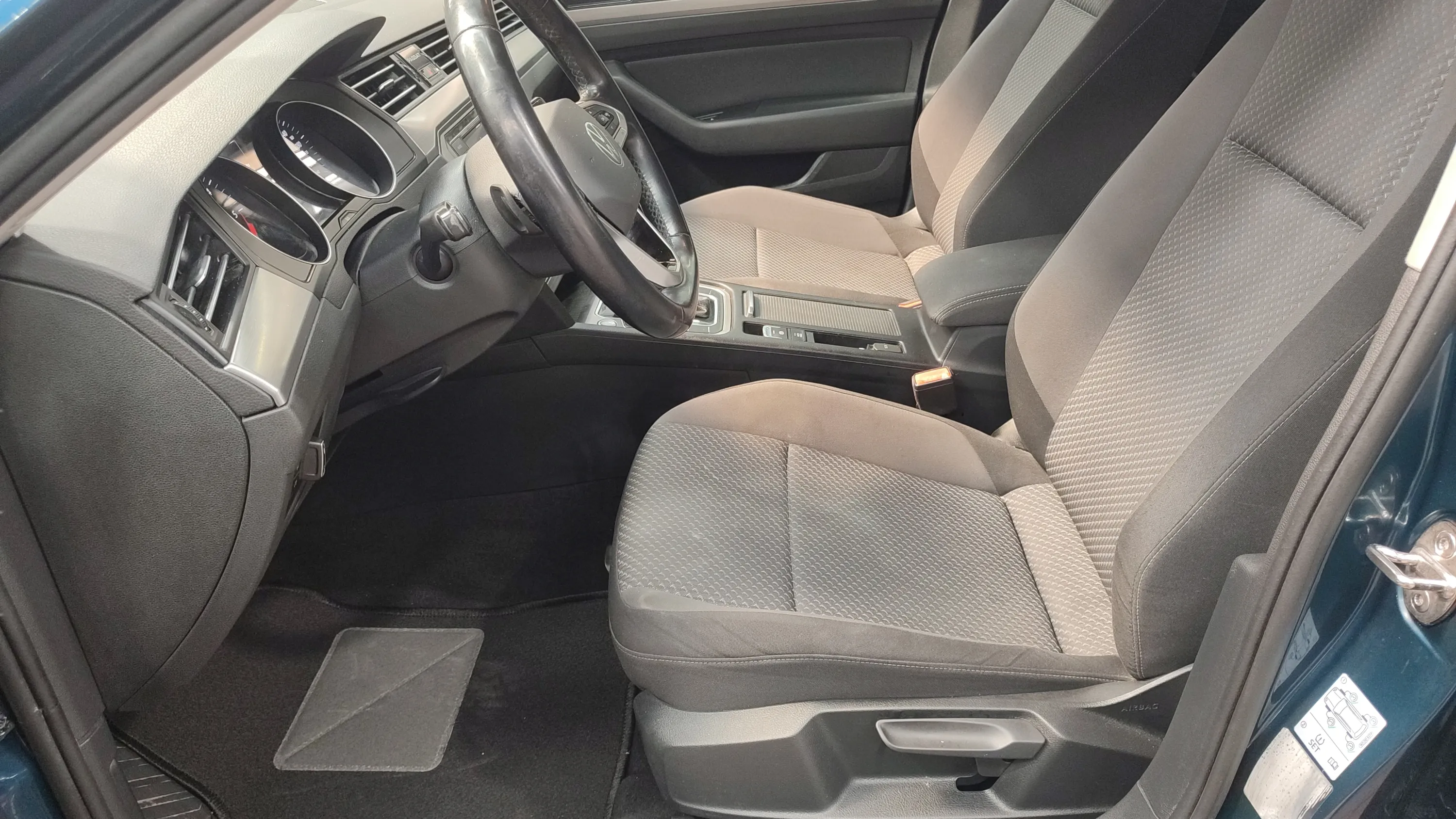 Volkswagen Passat 2.0 TDI DSG - foto 23