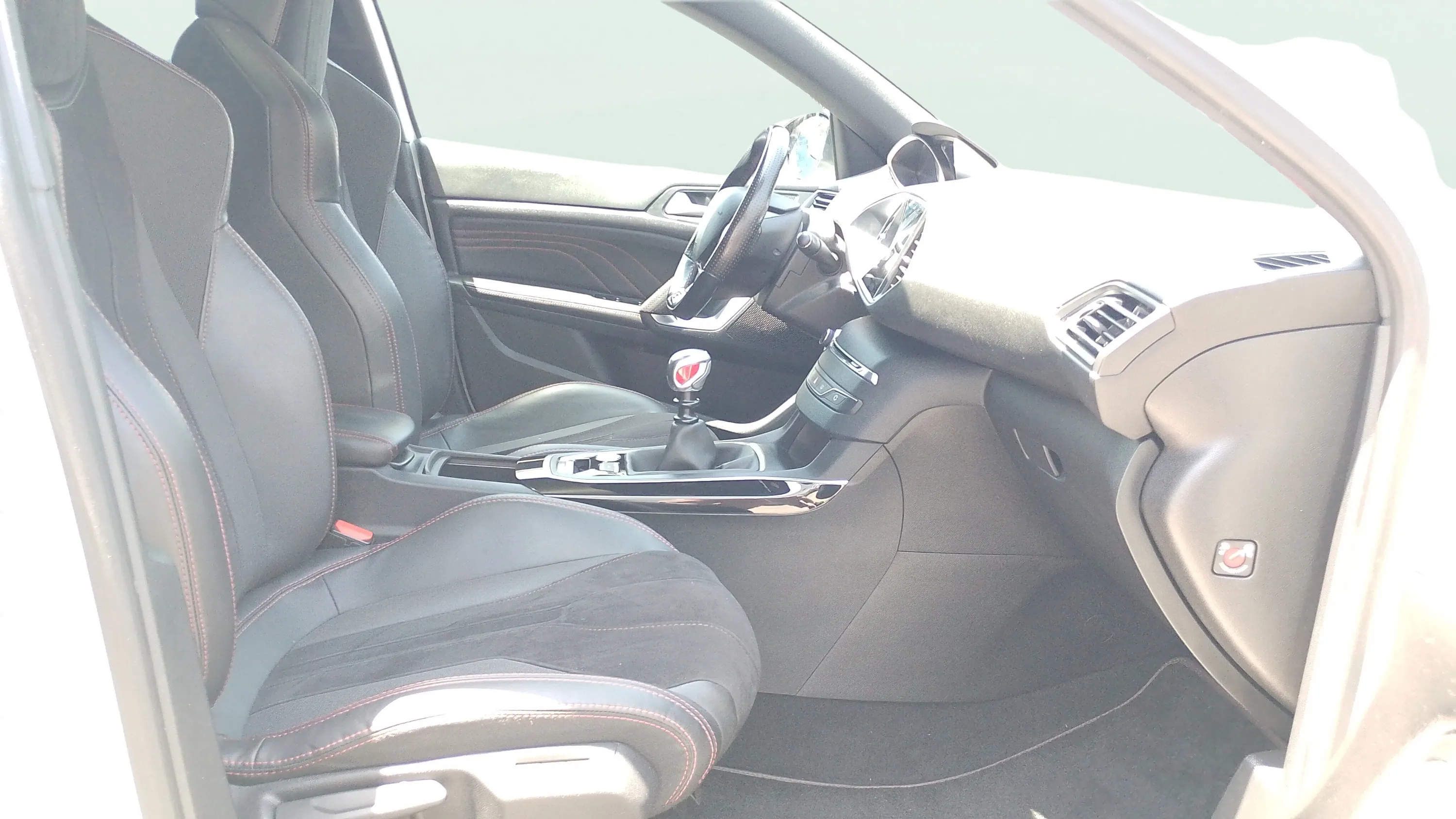 Peugeot 308 GTi - foto 30