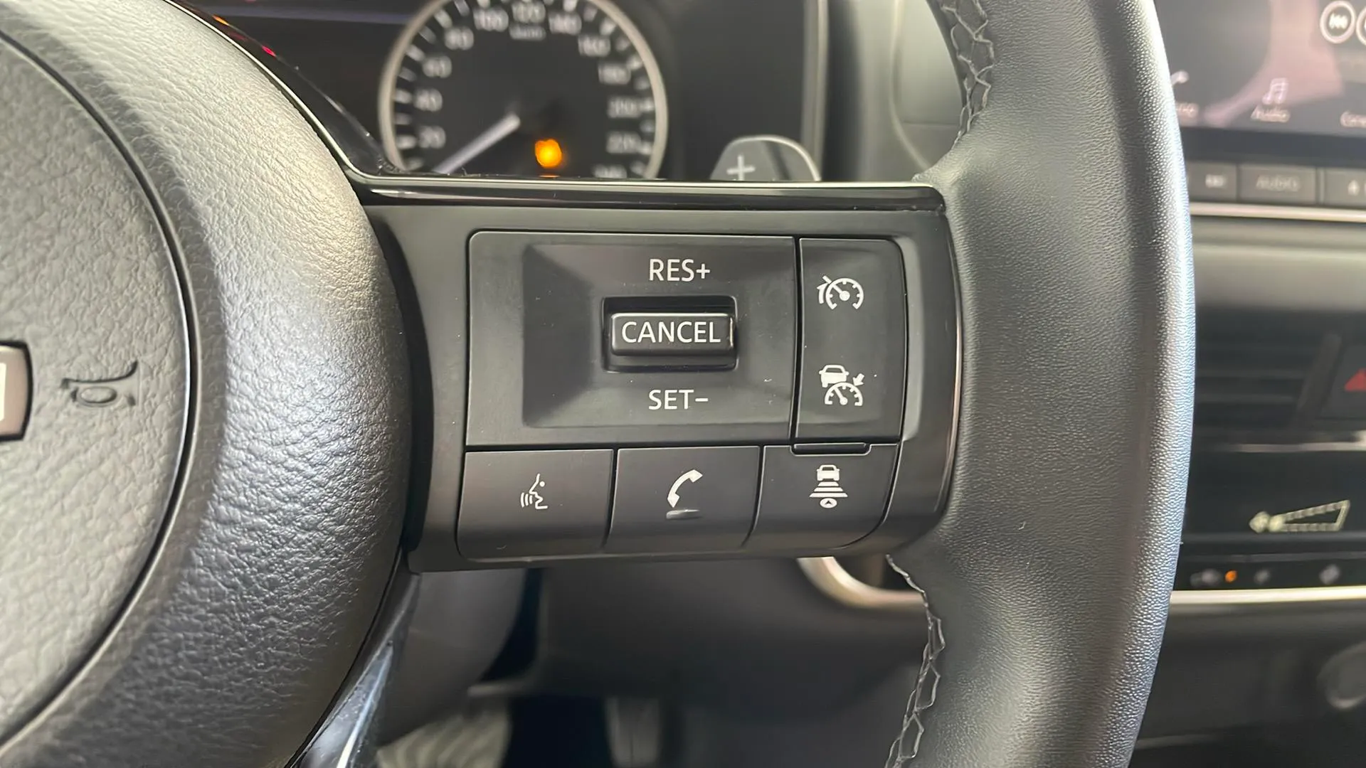 Nissan Qashqai DIG-T mHEV Xtron.4x4 Tekna - foto 27