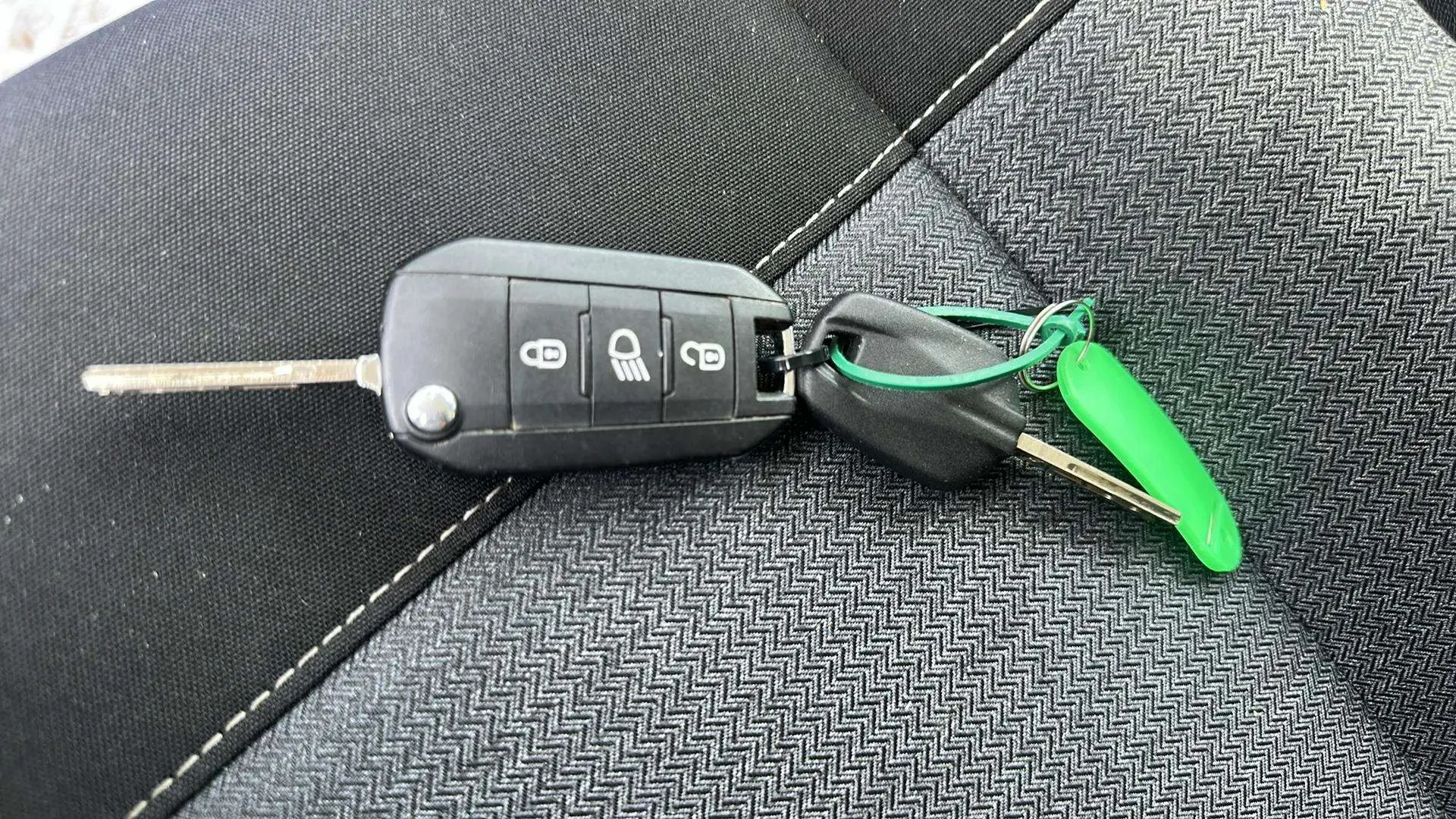 Citroën C4 BlueHDi 110 Feel - foto 14