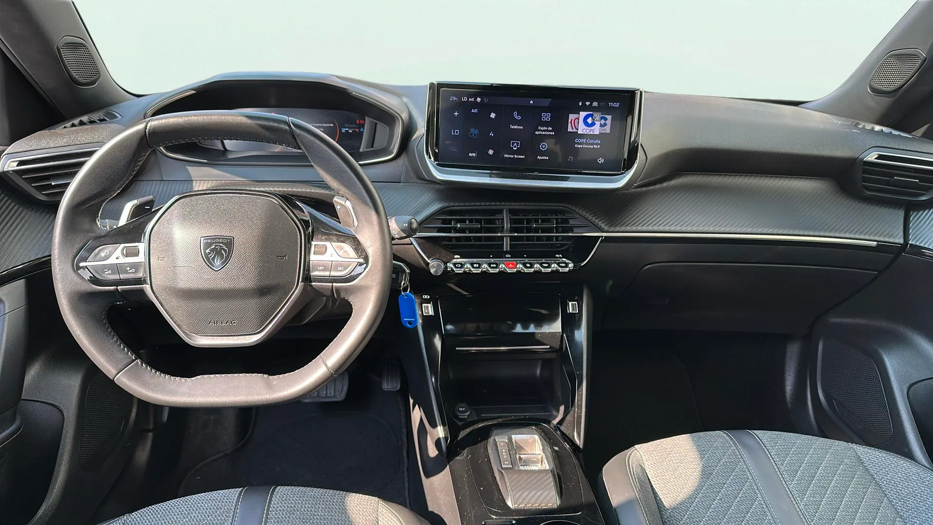 Peugeot 2008 Allure PureTech 130 EAT8 - foto 10