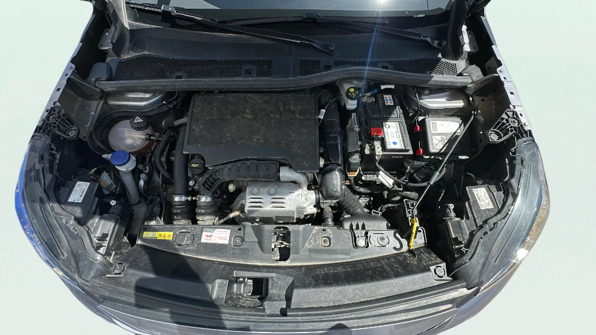 Peugeot 2008 Allure PureTech 130 EAT8 - foto 18