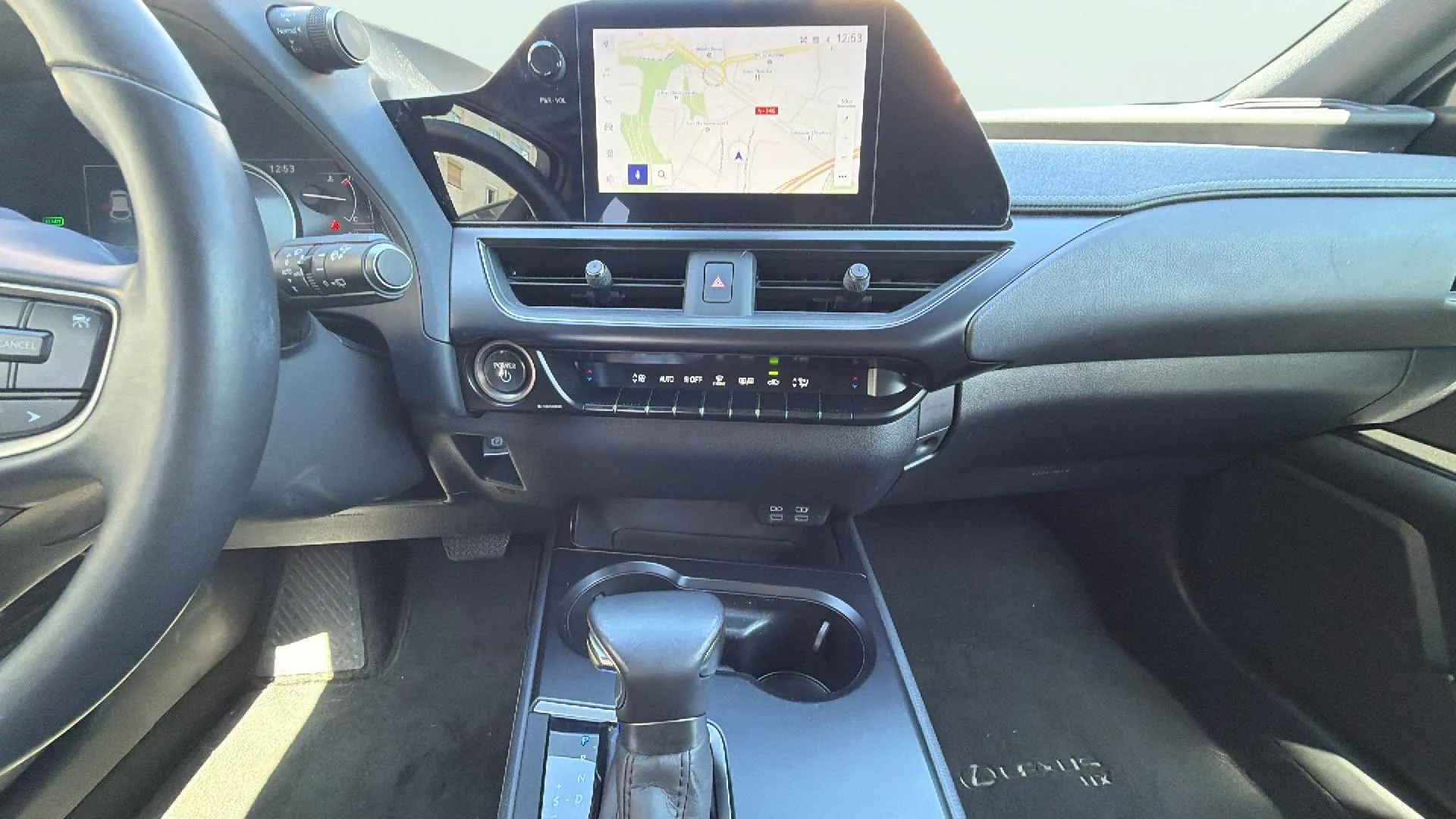Lexus UX 2.0 250h Business - foto 10