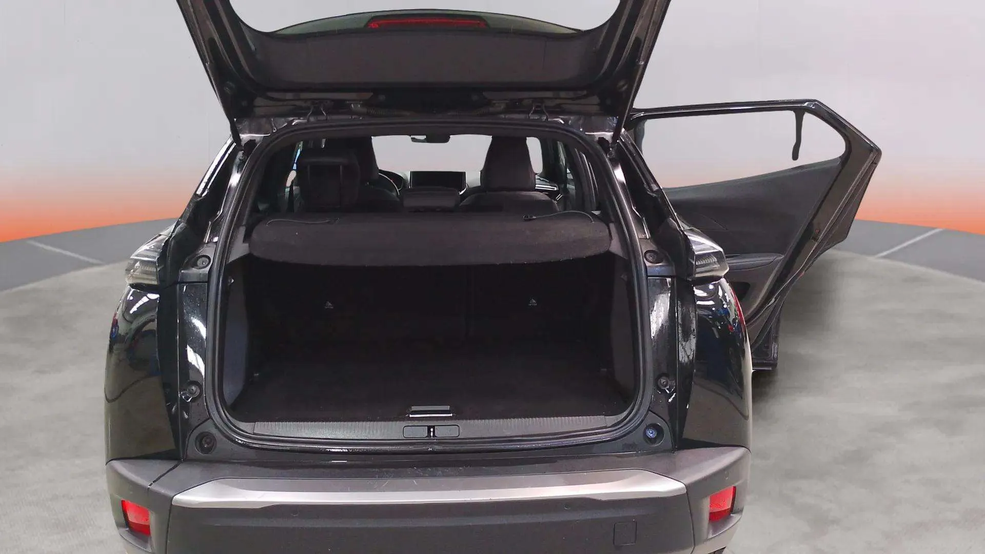 Peugeot 2008 Allure PureTech 130 EAT8 - foto 16