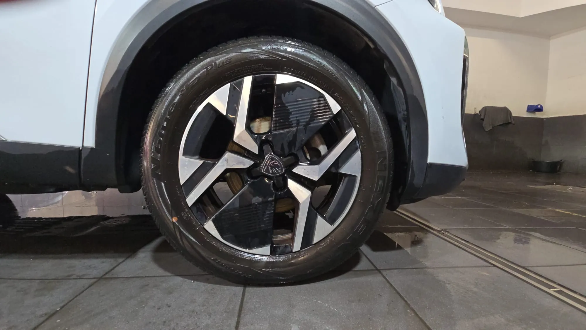 Peugeot 2008 Allure PureTech 130 EAT8 - foto 8