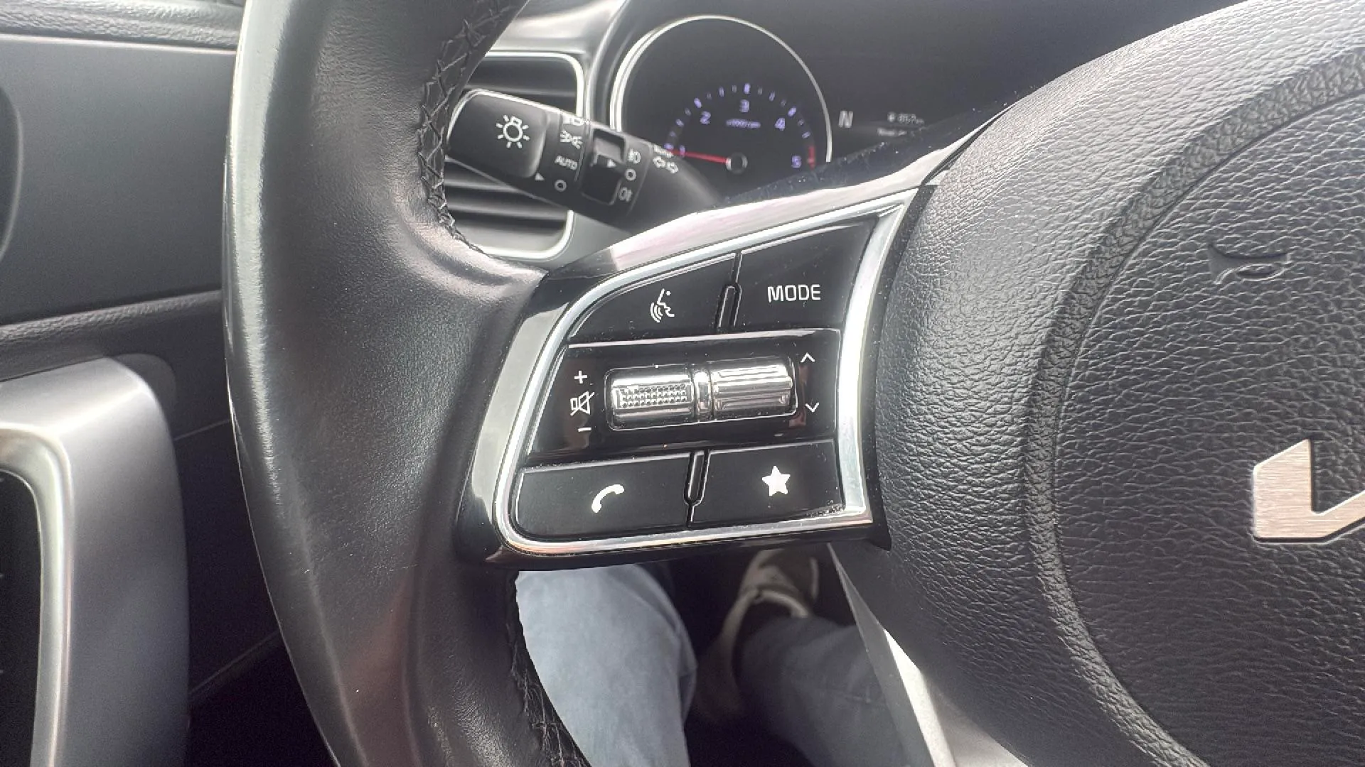 Kia Ceed 1.6 MHEV iMT Drive - foto 12