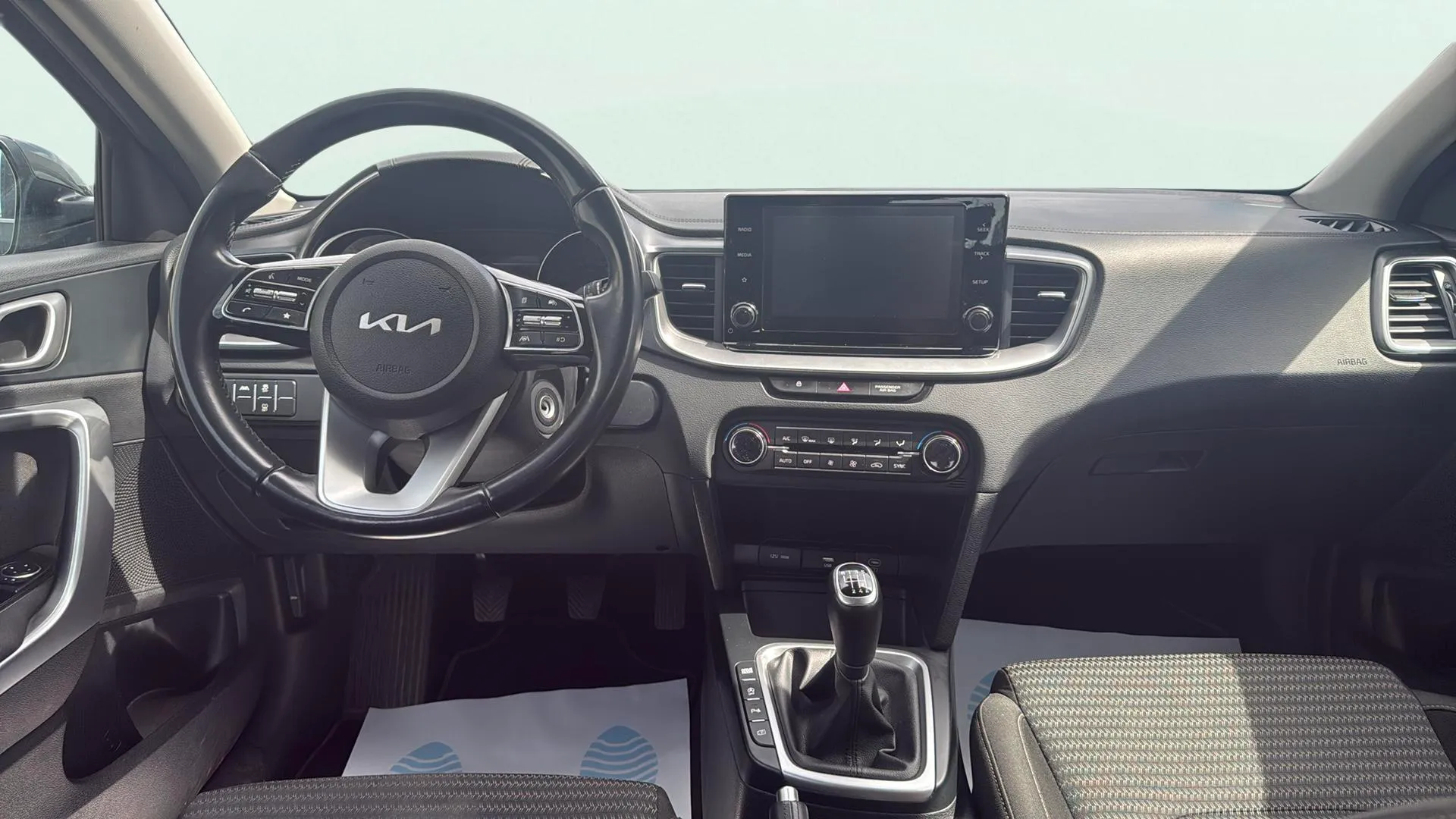 Kia Ceed 1.6 MHEV iMT Drive - foto 14