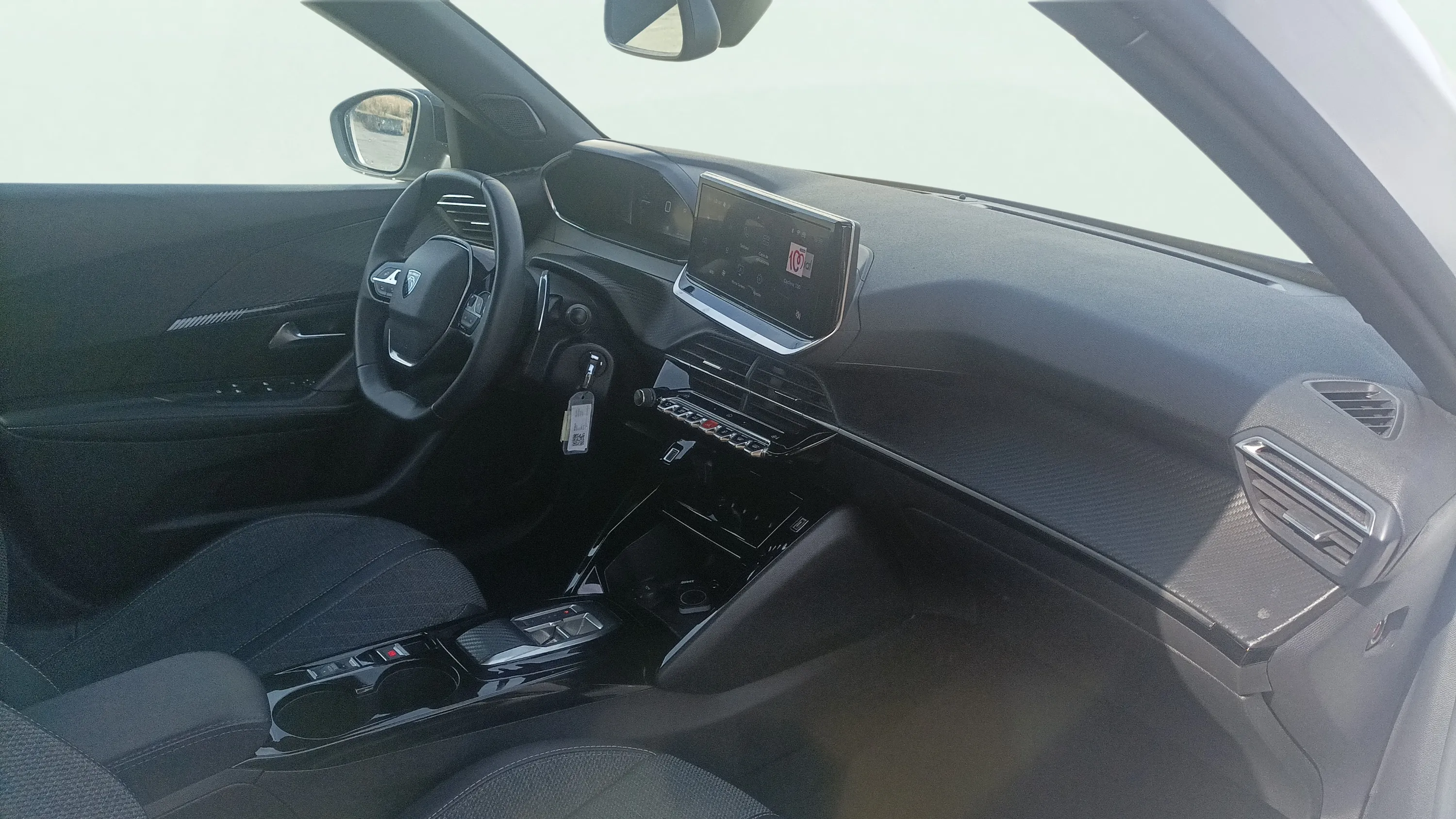 Peugeot 2008 Allure PureTech 130 EAT8 - foto 16