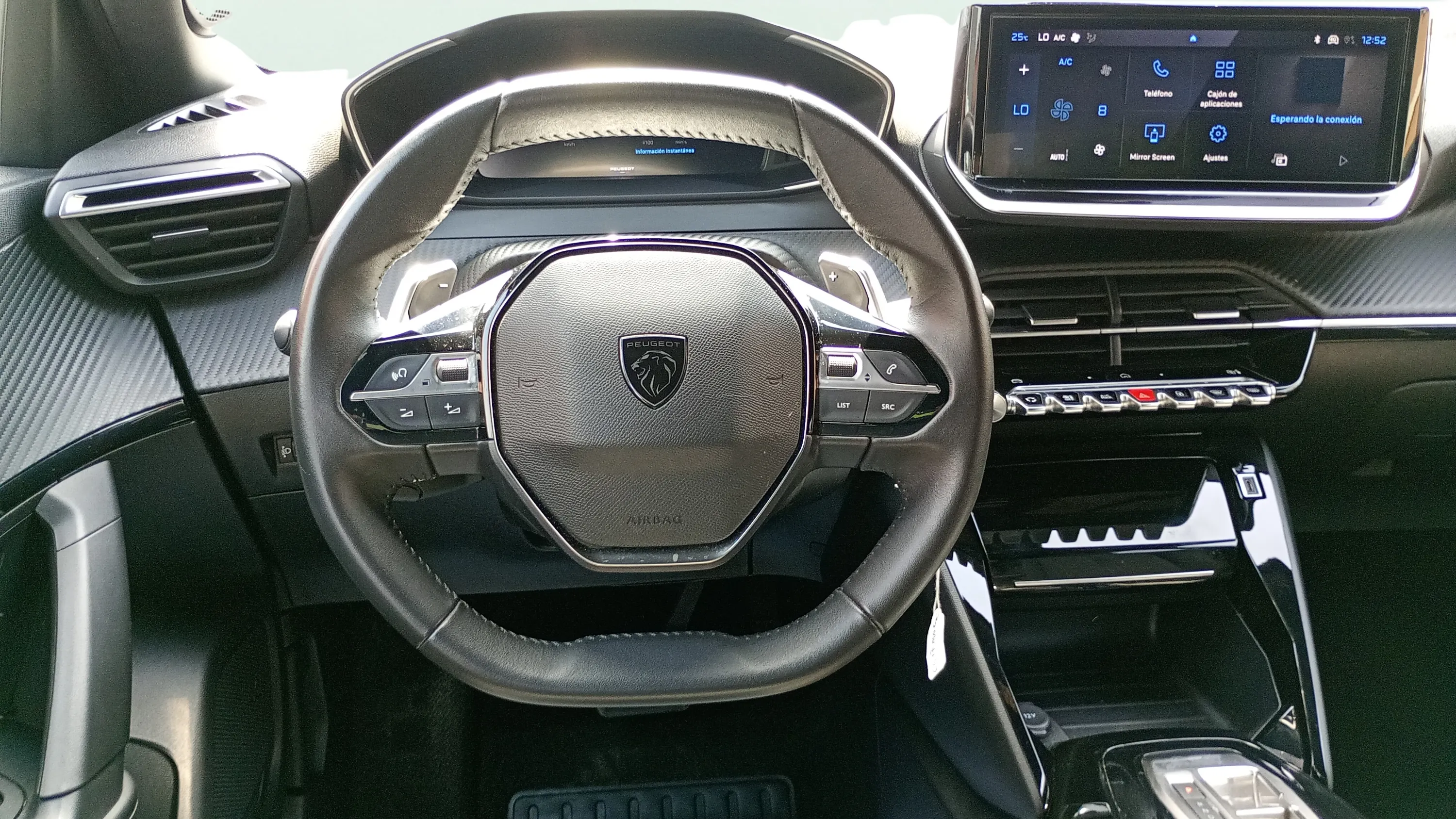 Peugeot 2008 Allure PureTech 130 EAT8 - foto 13