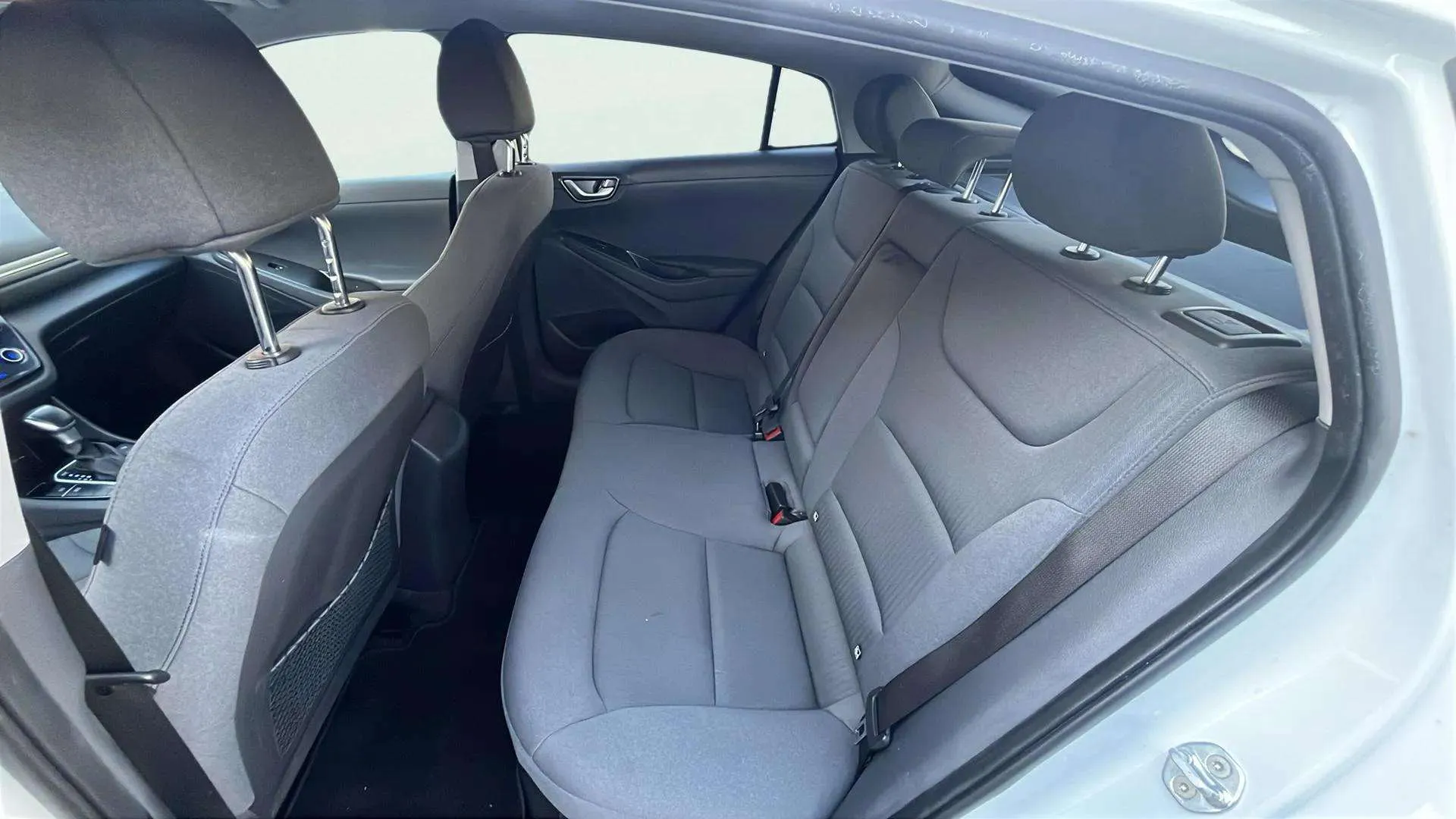 Hyundai Ioniq 1.6 GDI HEV Klass DCT - foto 12