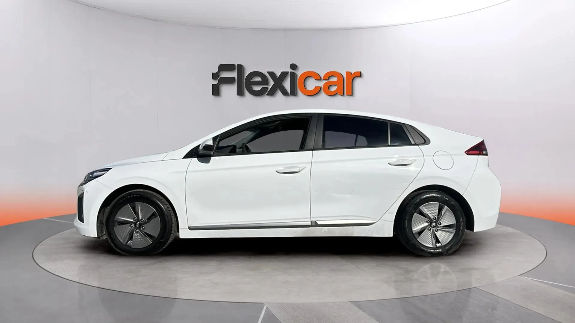 Hyundai Ioniq 1.6 GDI HEV Klass DCT - foto 5