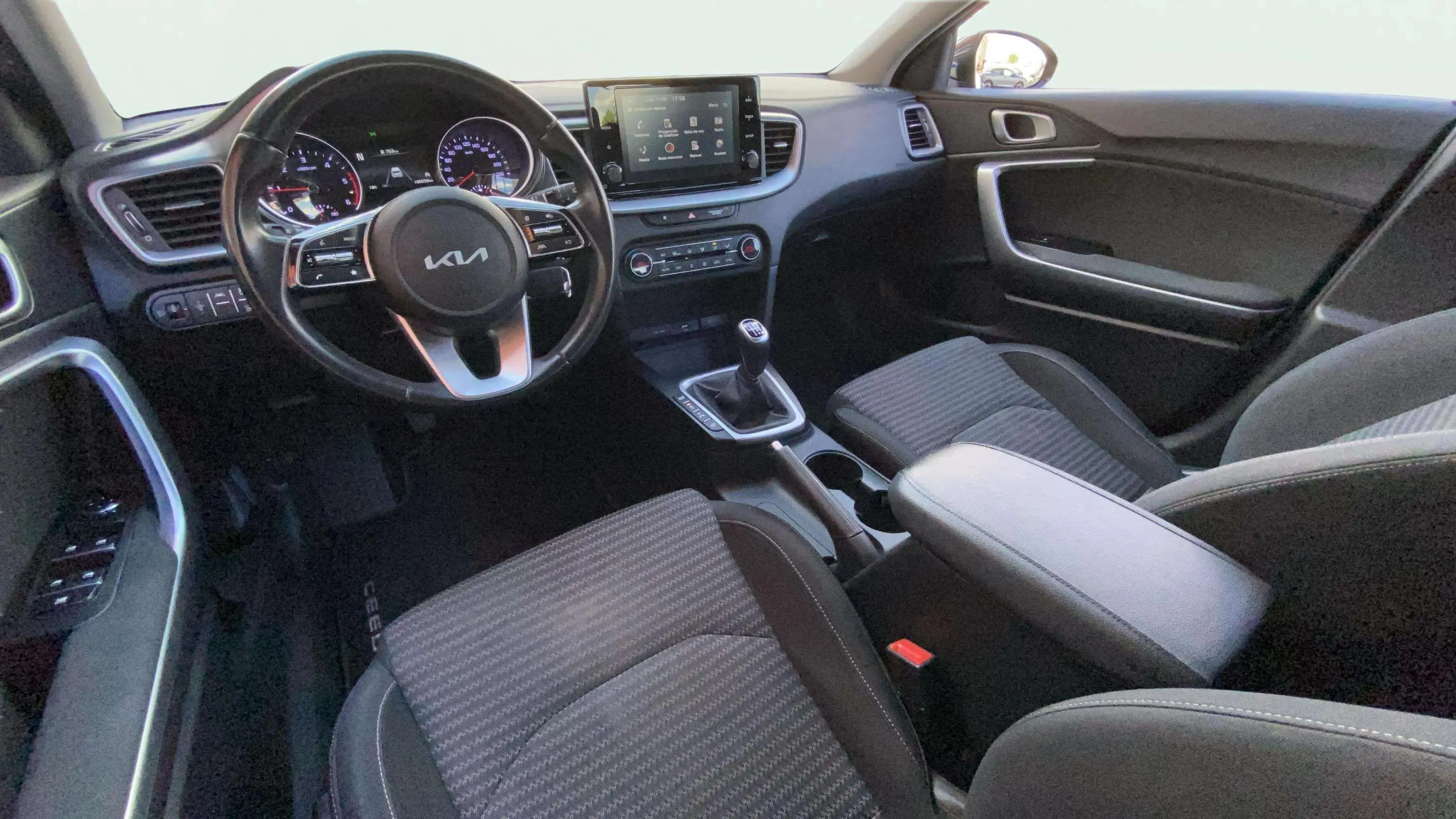 Kia Ceed 1.6 MHEV iMT Drive - foto 33