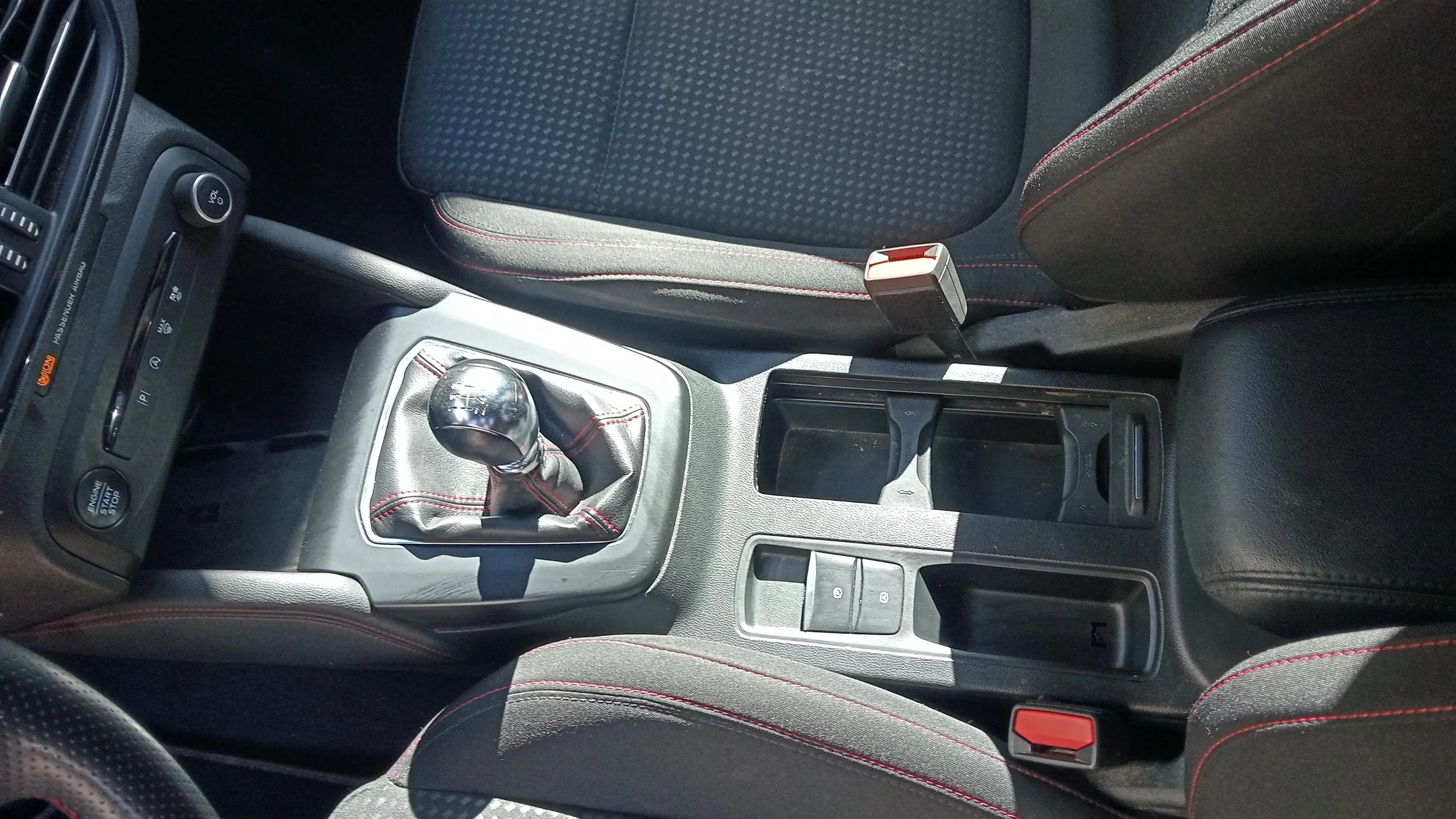 Ford Focus 1.0 EcoBoost MHEV ST-Line - foto 23