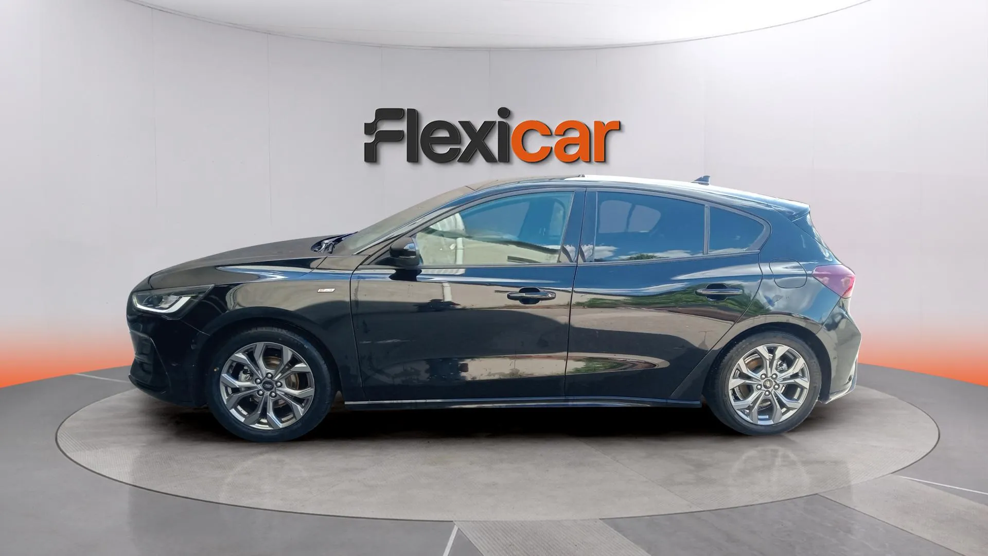 Ford Focus 1.0 EcoBoost MHEV ST-Line - foto 6