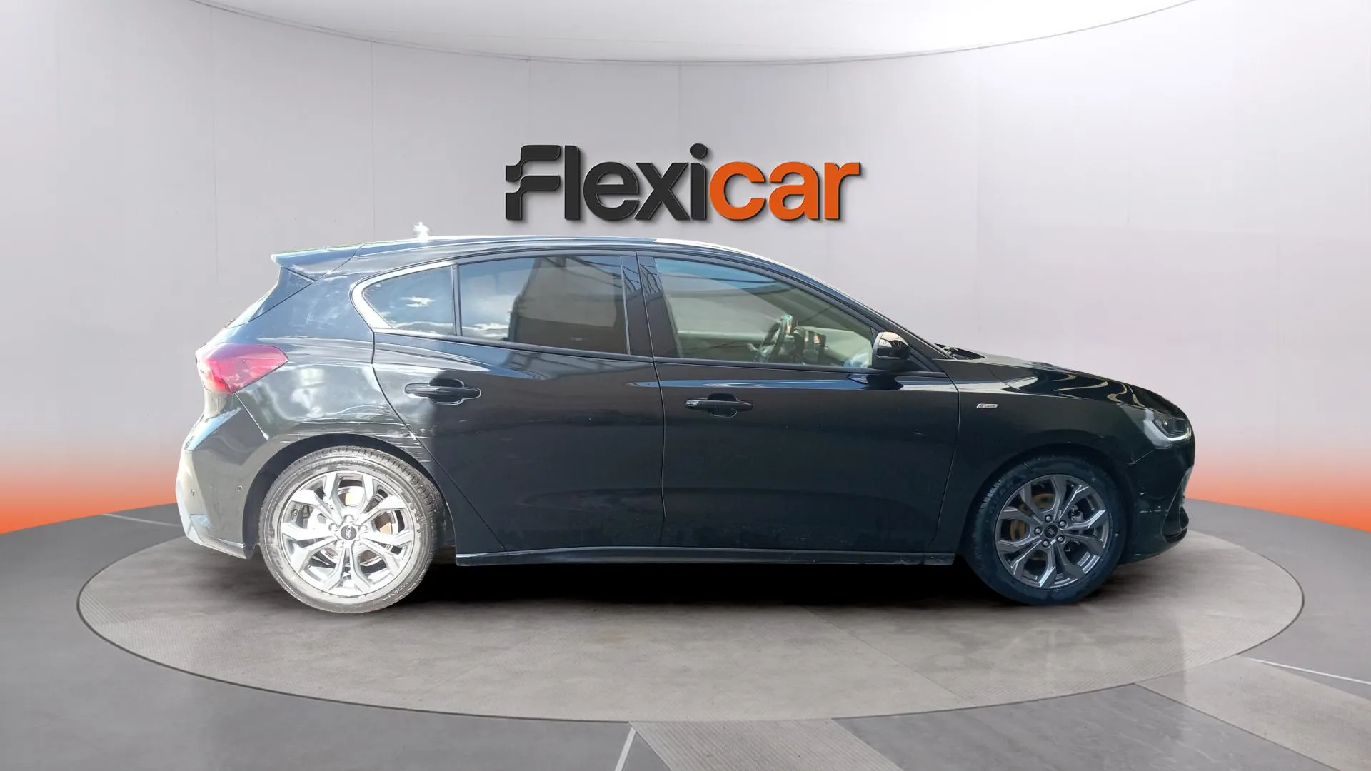 Ford Focus 1.0 EcoBoost MHEV ST-Line - foto 12