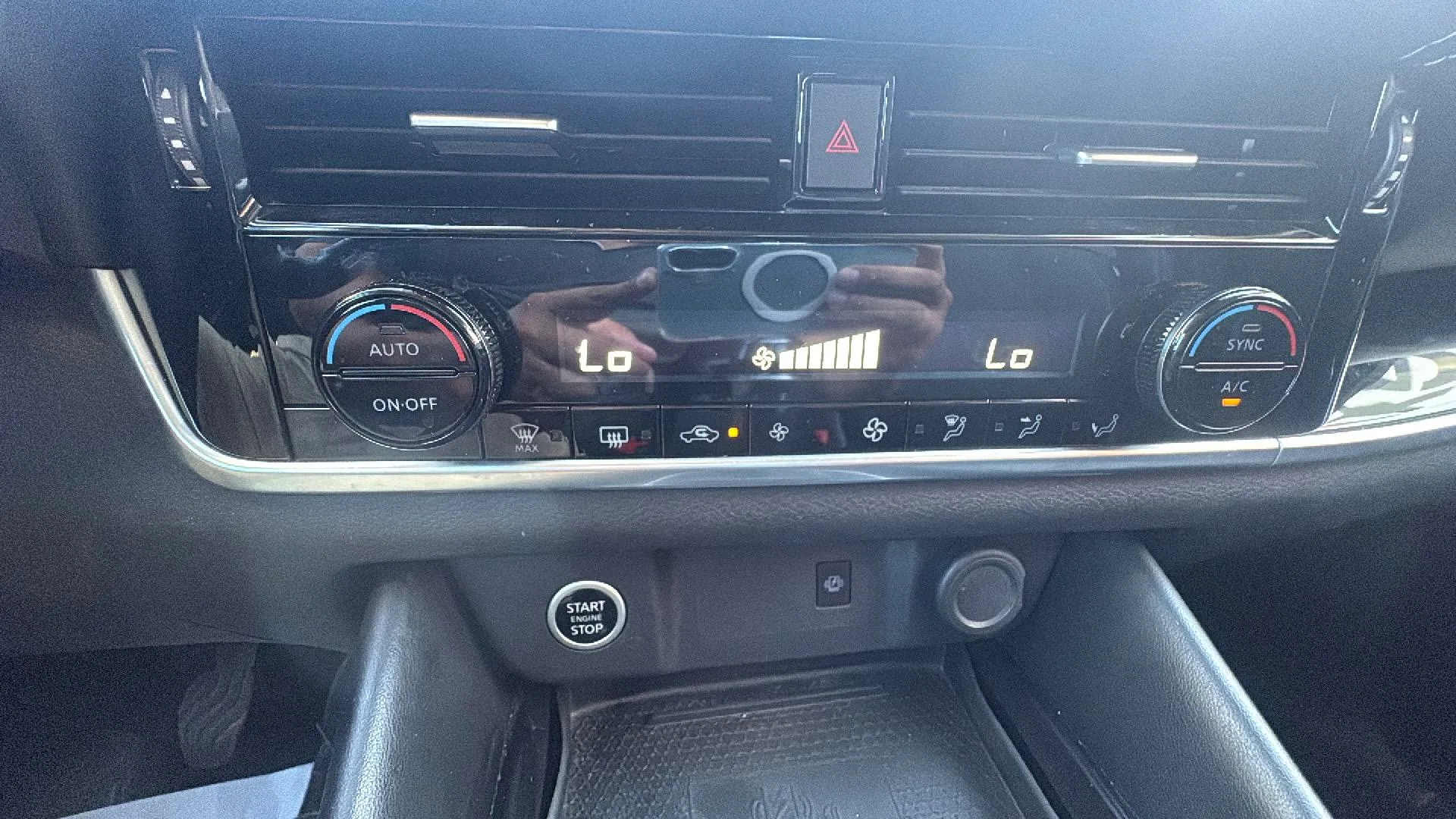 Nissan Qashqai DIG-T N-Connecta - foto 25