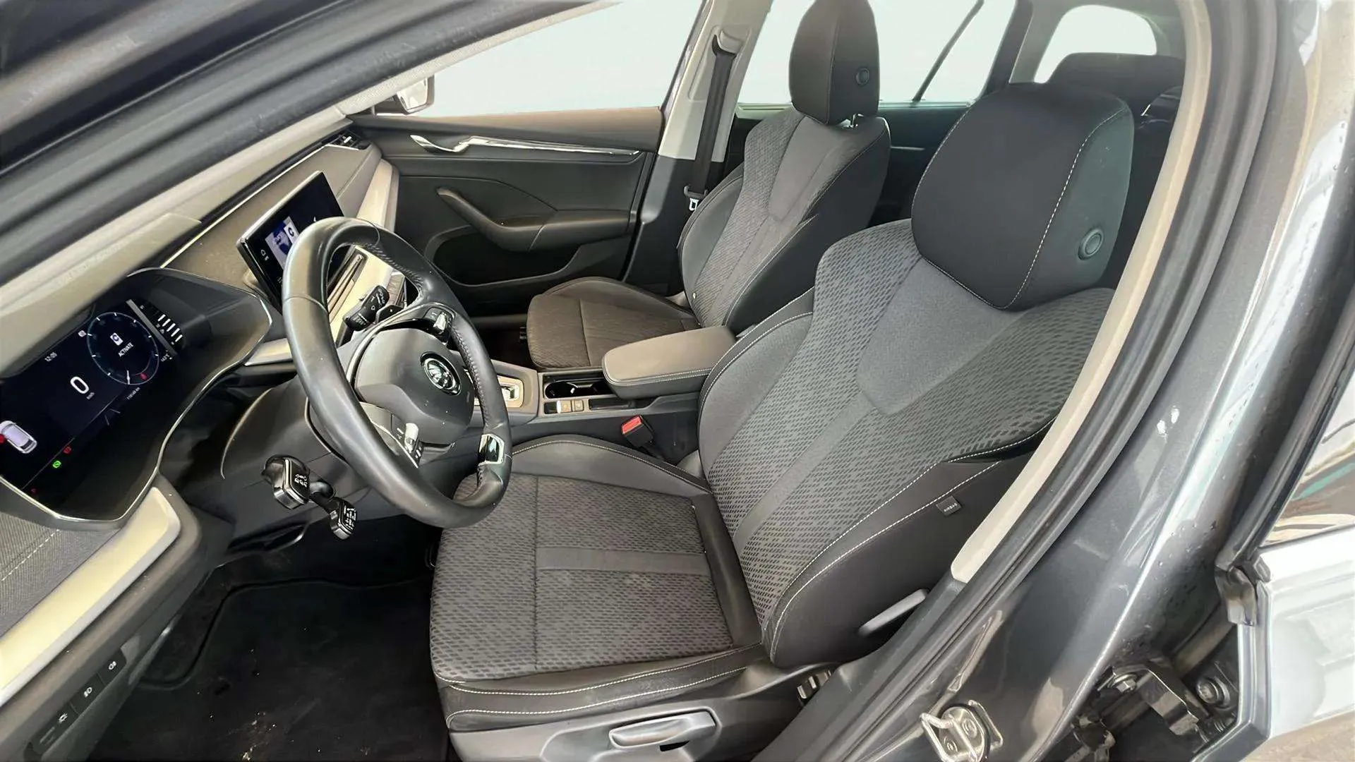 Škoda Octavia 2.0 TDI DSG Ambition - foto 11