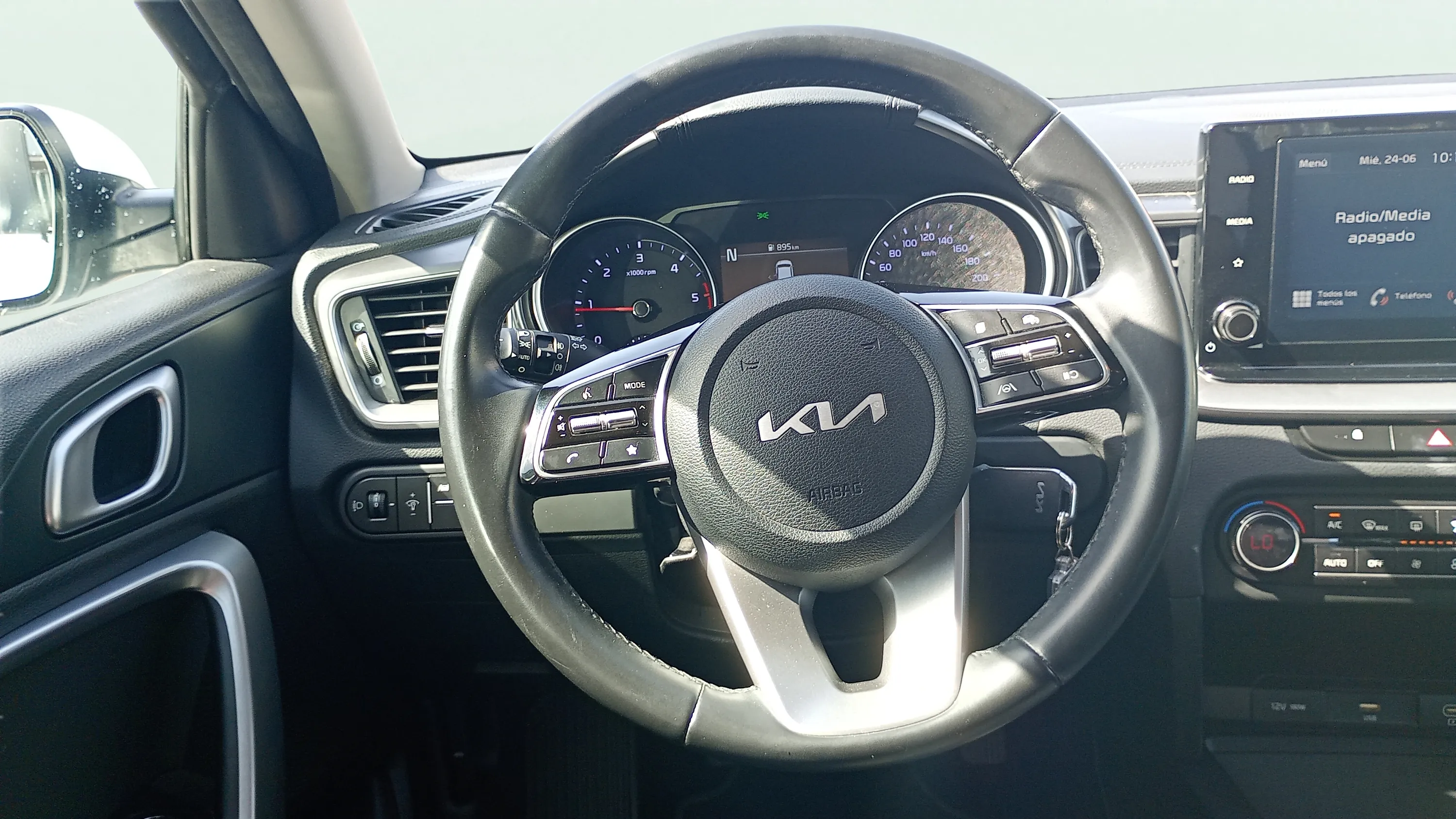 Kia Ceed 1.6 MHEV iMT Drive - foto 12
