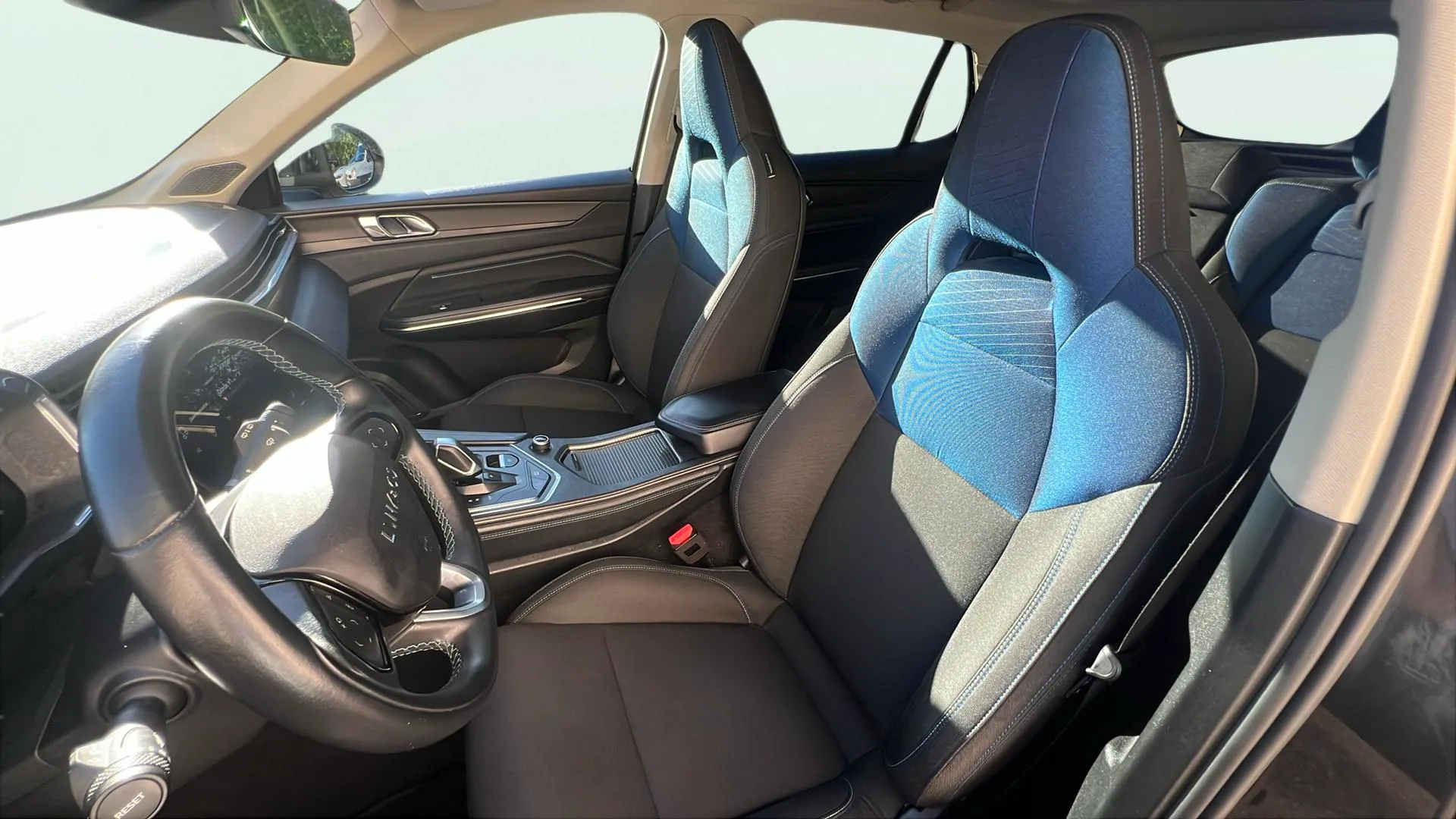 Lynk & Co 01 1.5 PHEV - foto 10