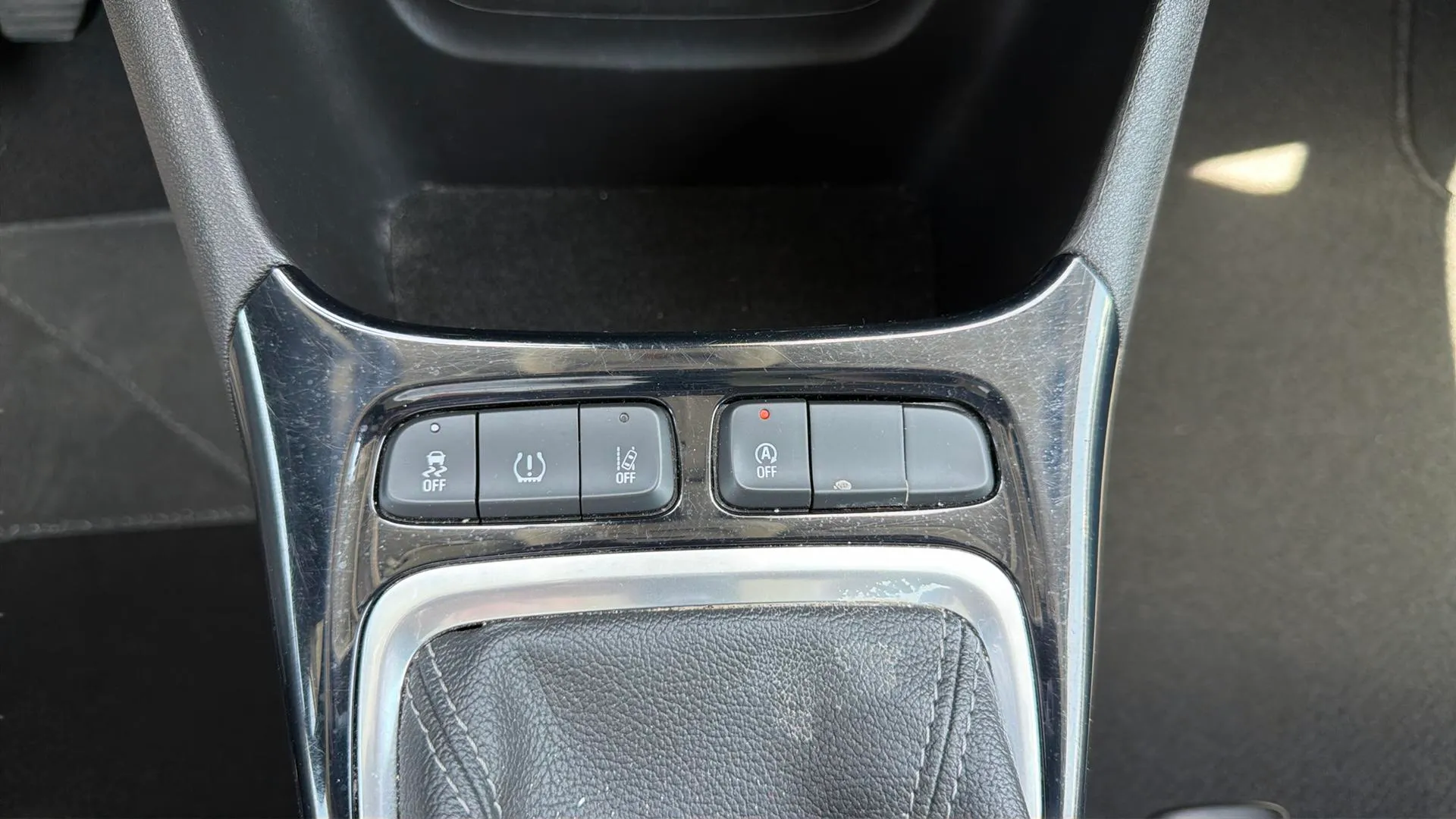 Opel Crossland 1.2 Elegance - foto 17
