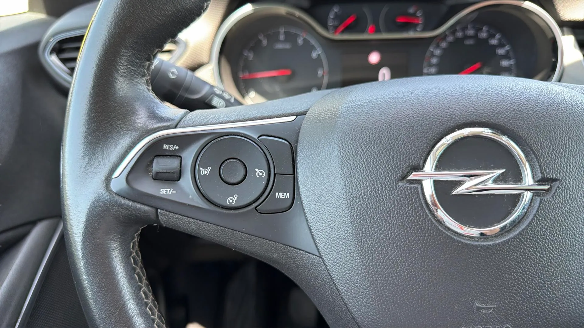 Opel Crossland 1.2 Elegance - foto 15