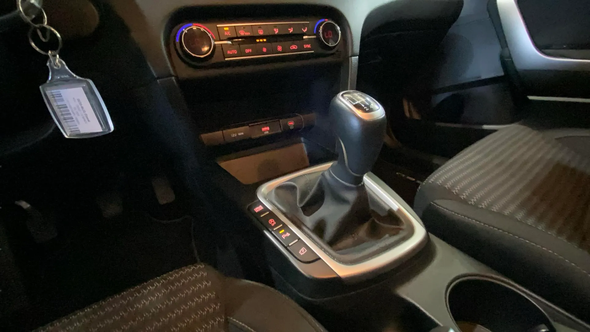 Kia Ceed 1.6 MHEV iMT Drive - foto 18
