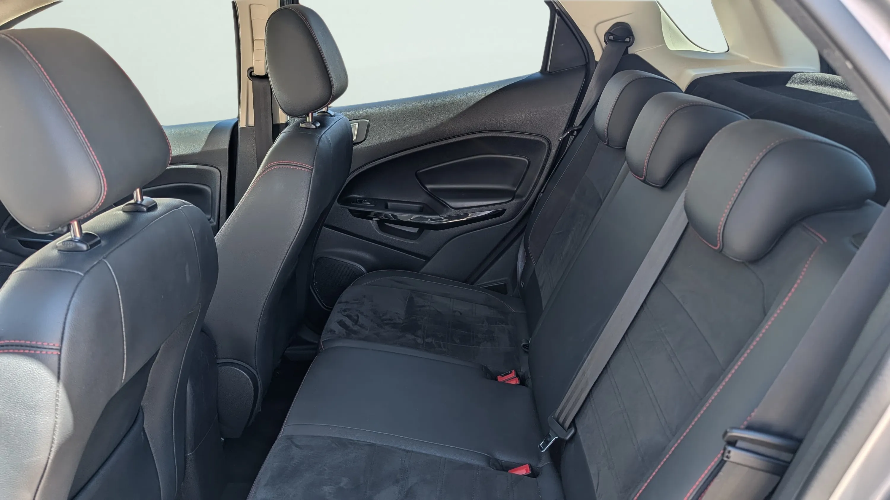 Ford EcoSport 1.0T EcoBoost ST Line - foto 14