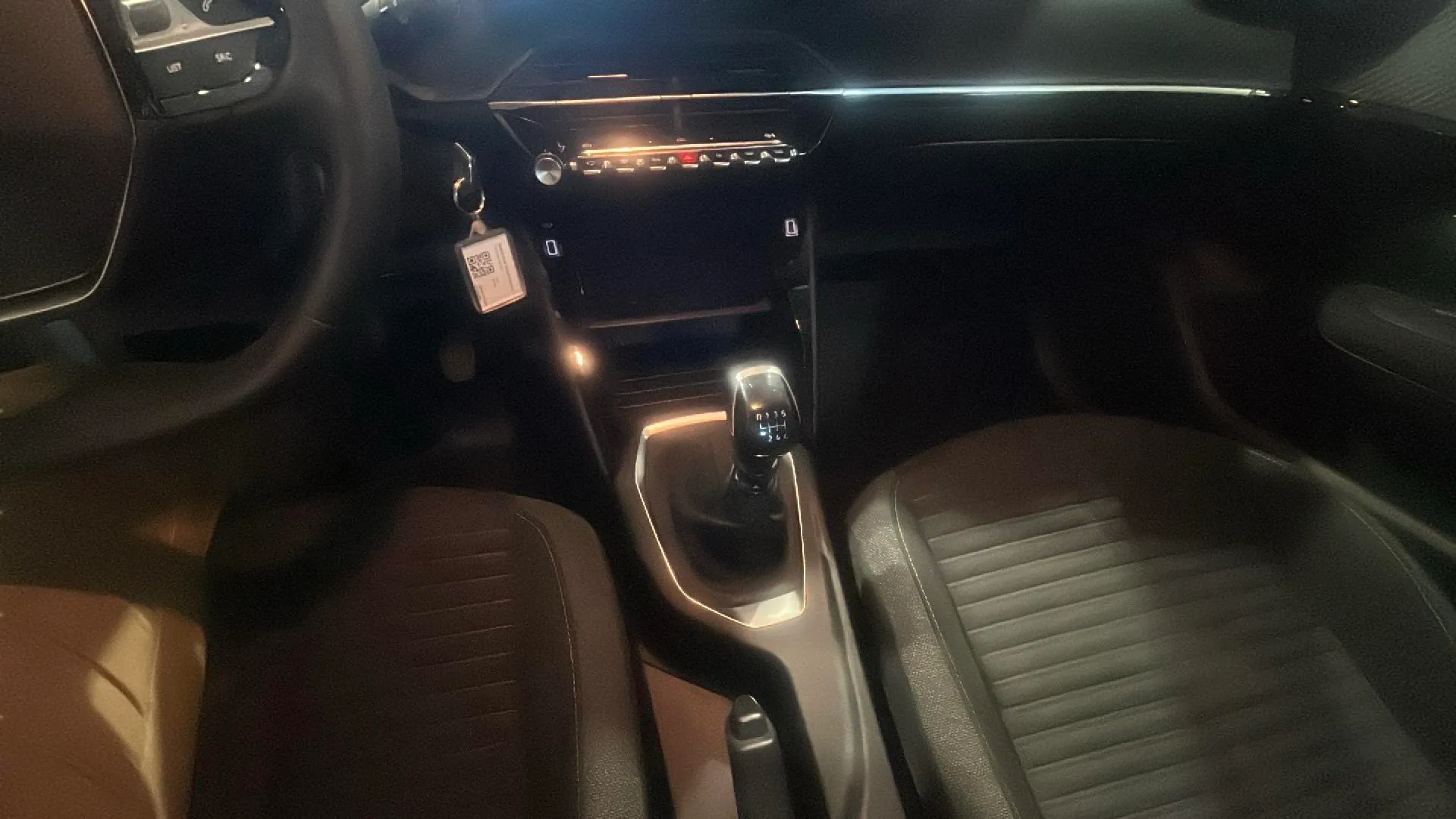 Peugeot 208 Style PureTech 100 - foto 12