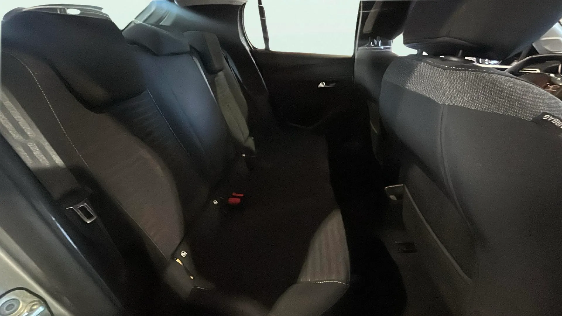 Peugeot 208 Style PureTech 100 - foto 19