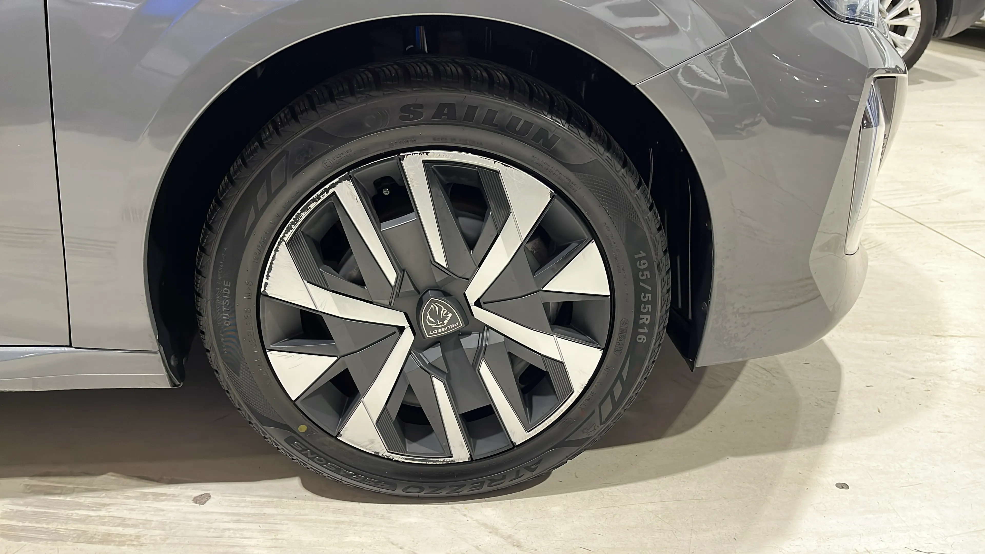 Peugeot 208 Active PureTech 100 - foto 32