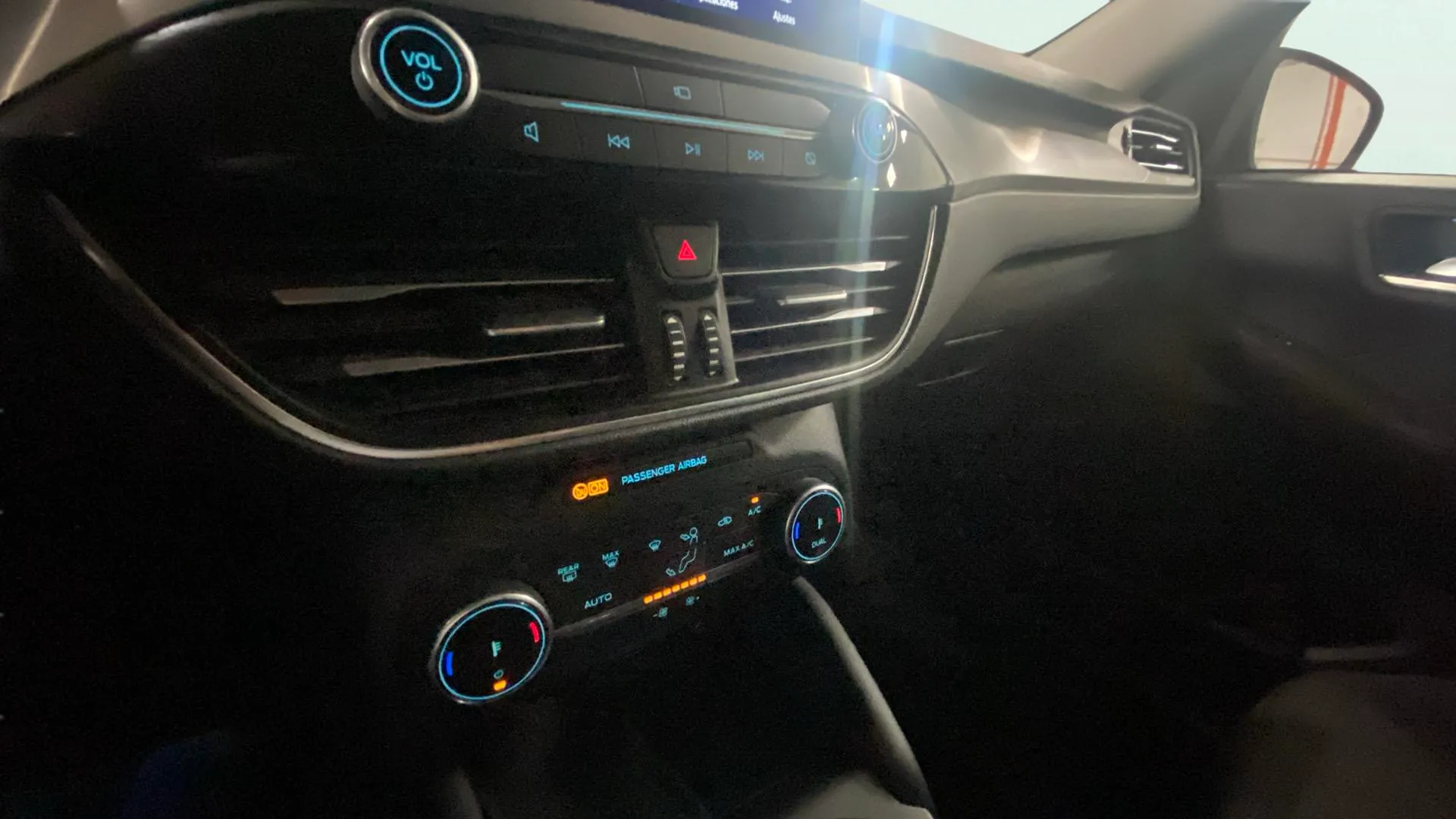 Ford Kuga Titanium 1.5T EcoBoost - foto 12