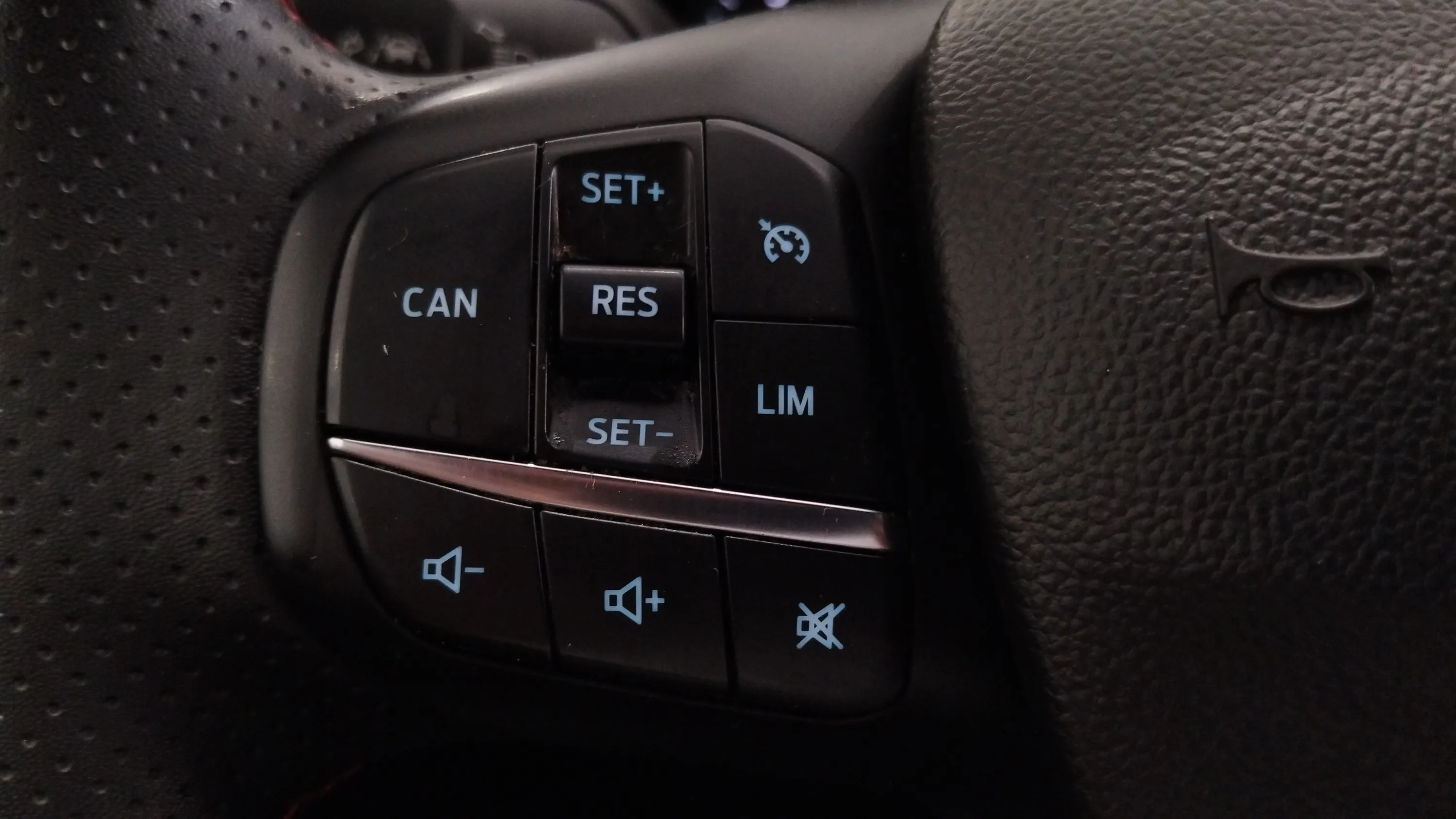 Ford Focus 1.0 EcoBoost MHEV ST-Line SB - foto 15