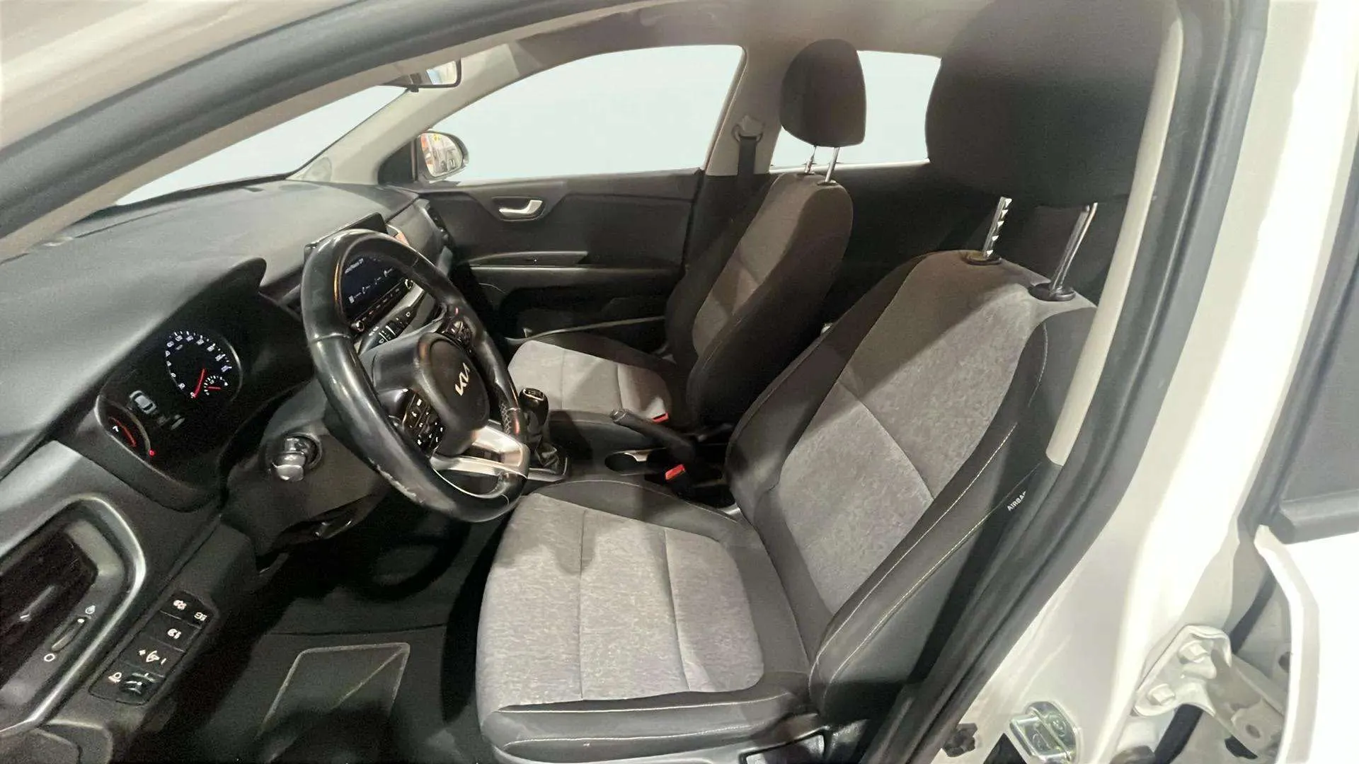 Kia Stonic 1.0 T-GDi MHEV Concept - foto 11