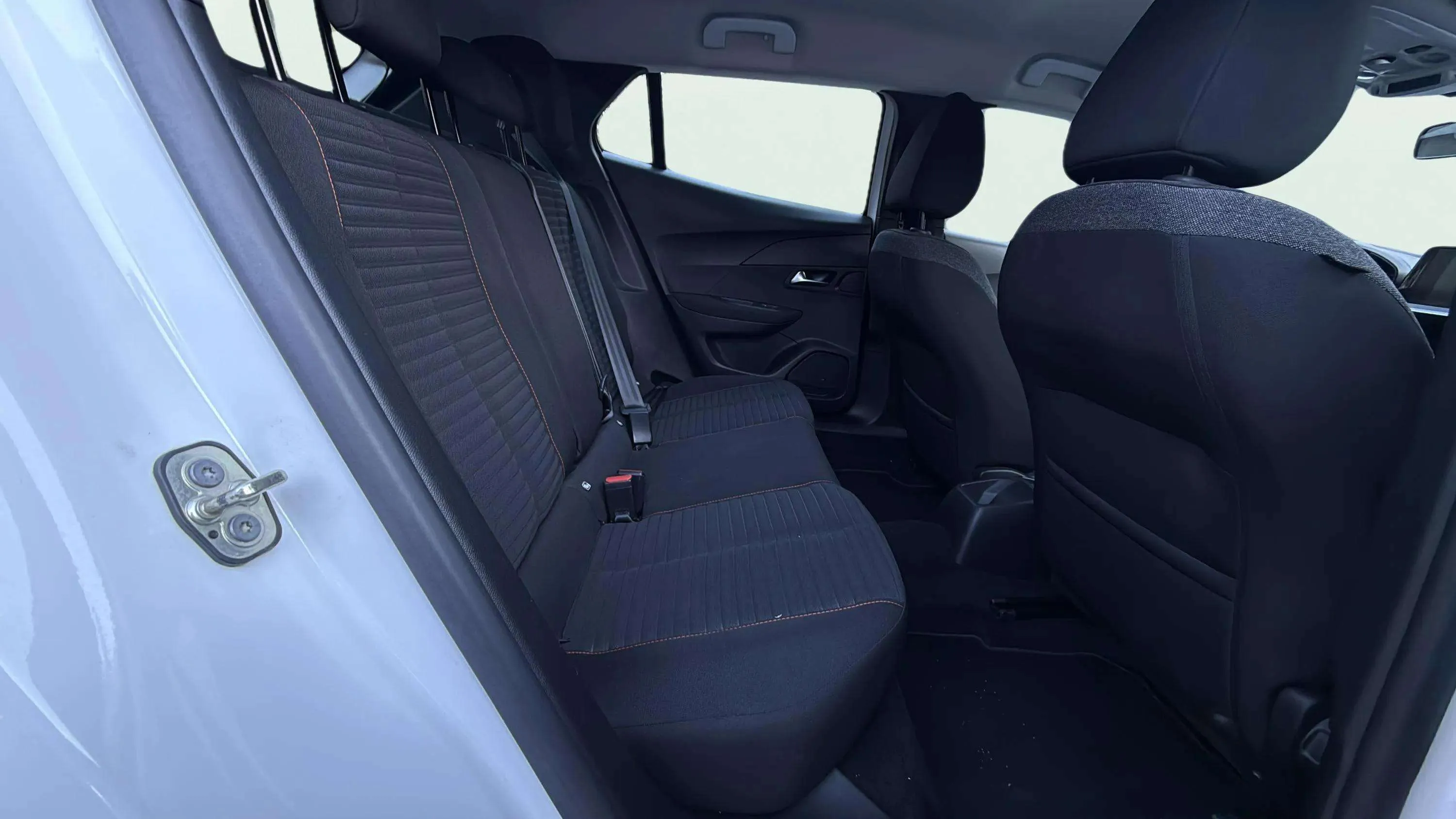Peugeot 2008 Active Pack PureTech 100 BVM6 - foto 16