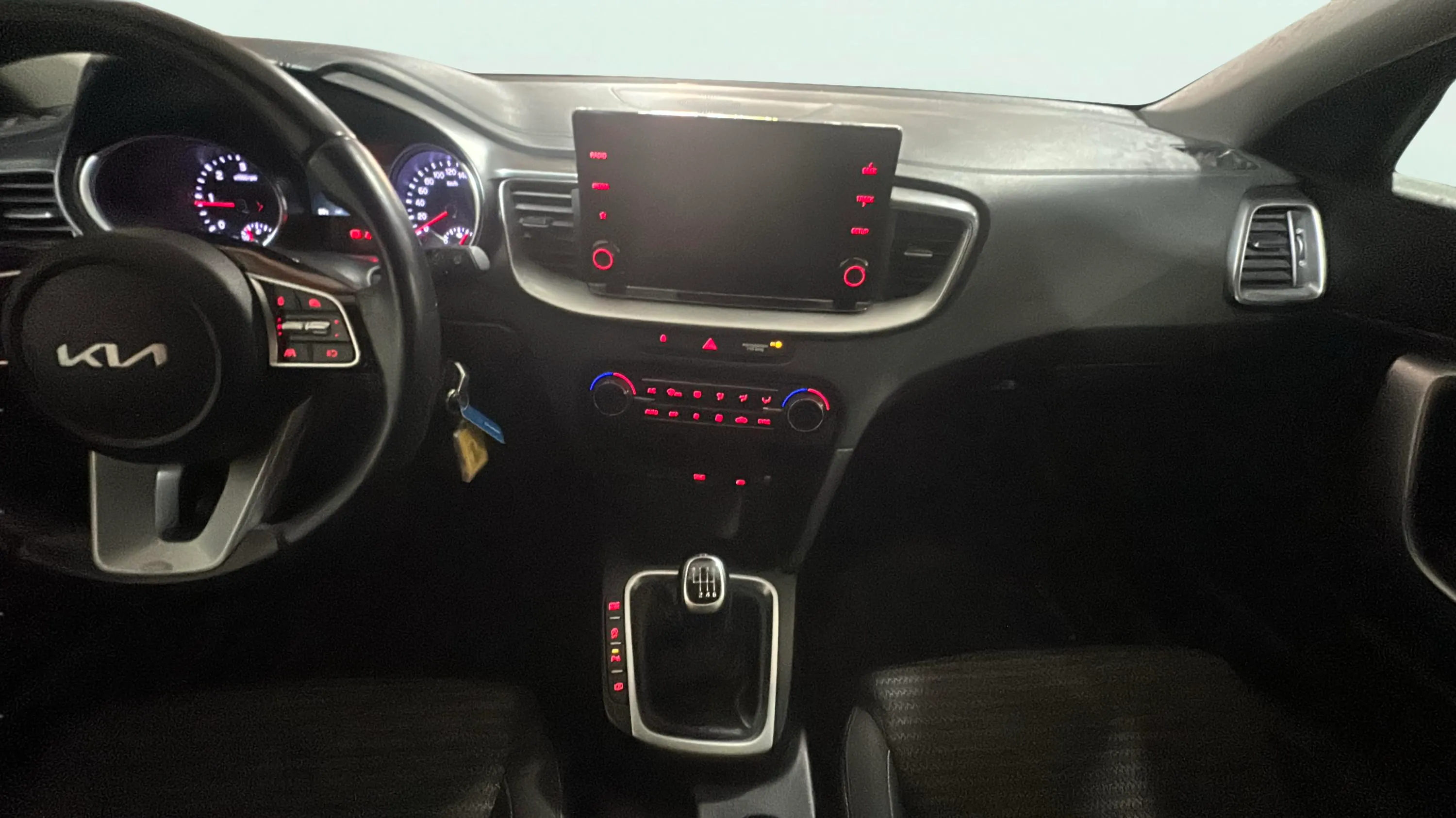 Kia Ceed 1.6 MHEV iMT Drive - foto 14