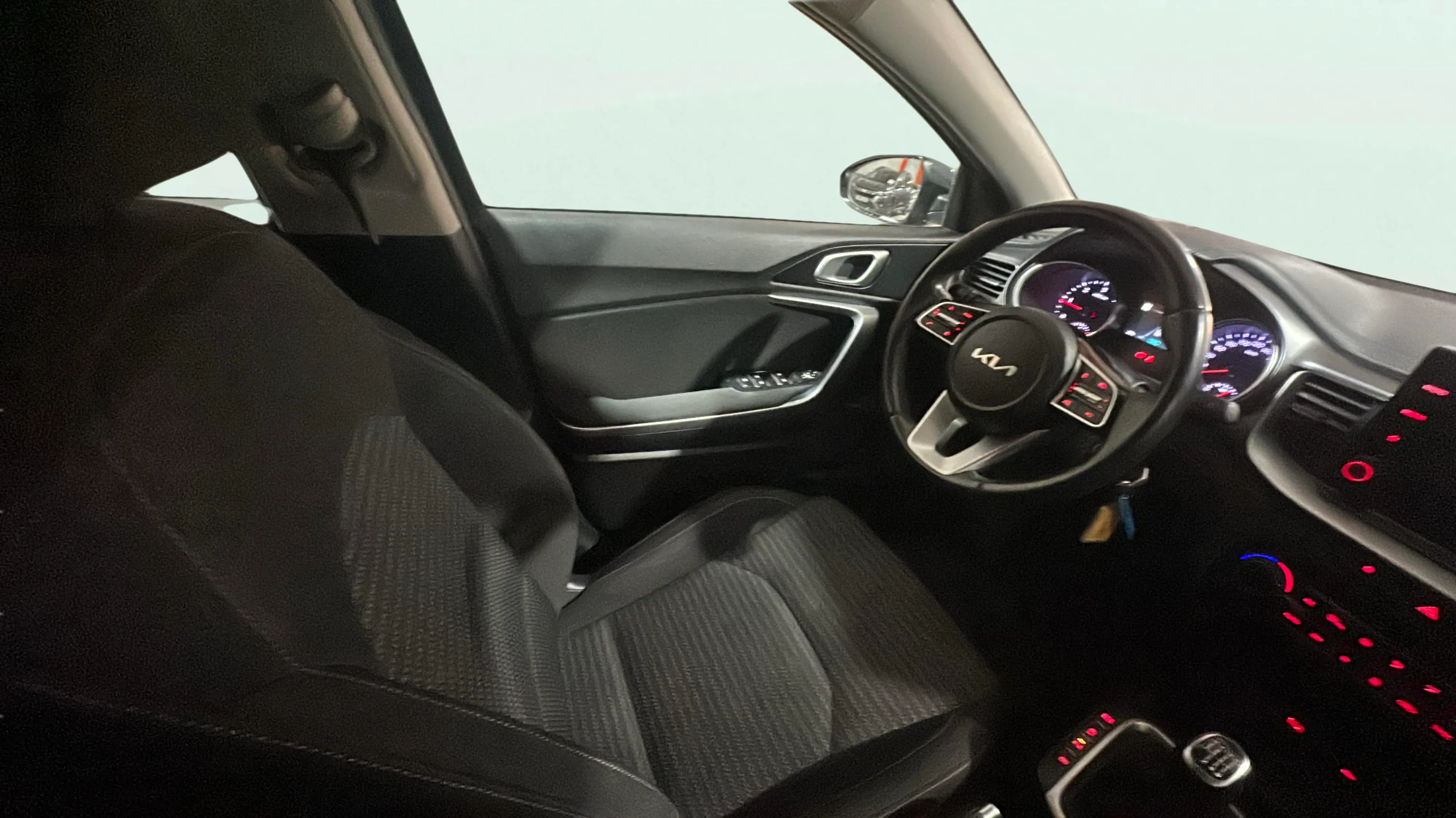 Kia Ceed 1.6 MHEV iMT Drive - foto 10