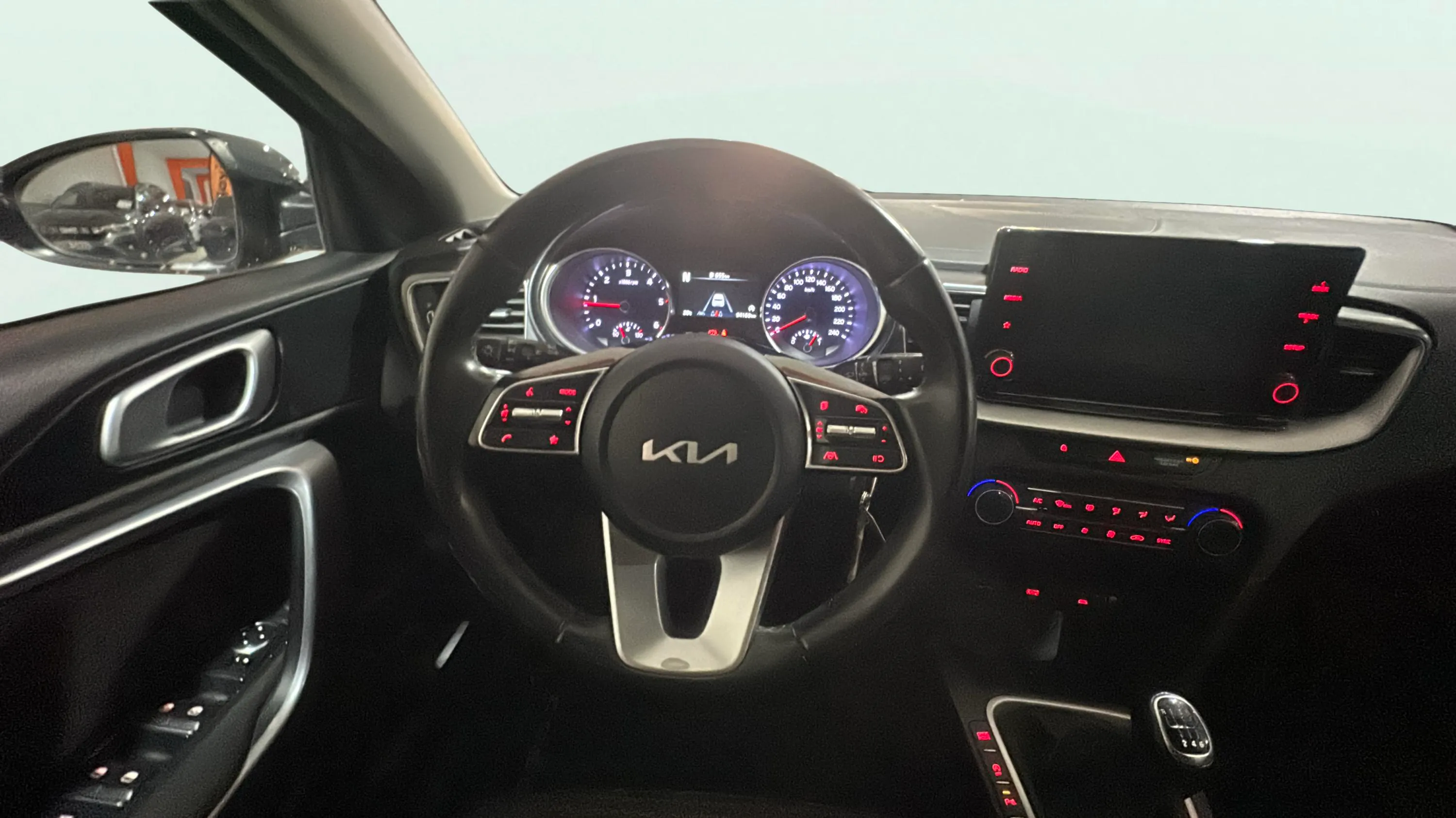 Kia Ceed 1.6 MHEV iMT Drive - foto 12