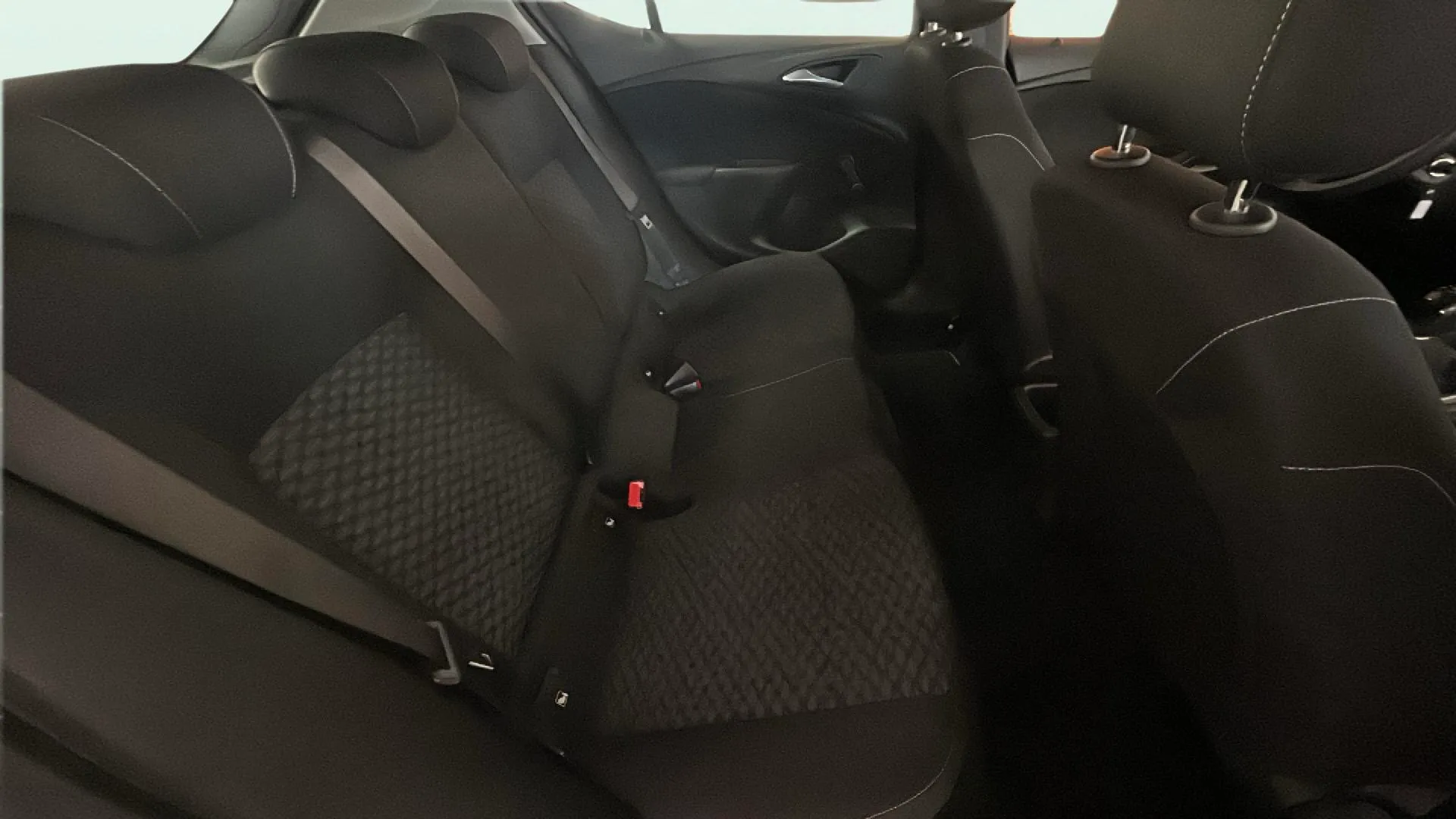 Opel Astra 1.6 CDTi Selective - foto 13