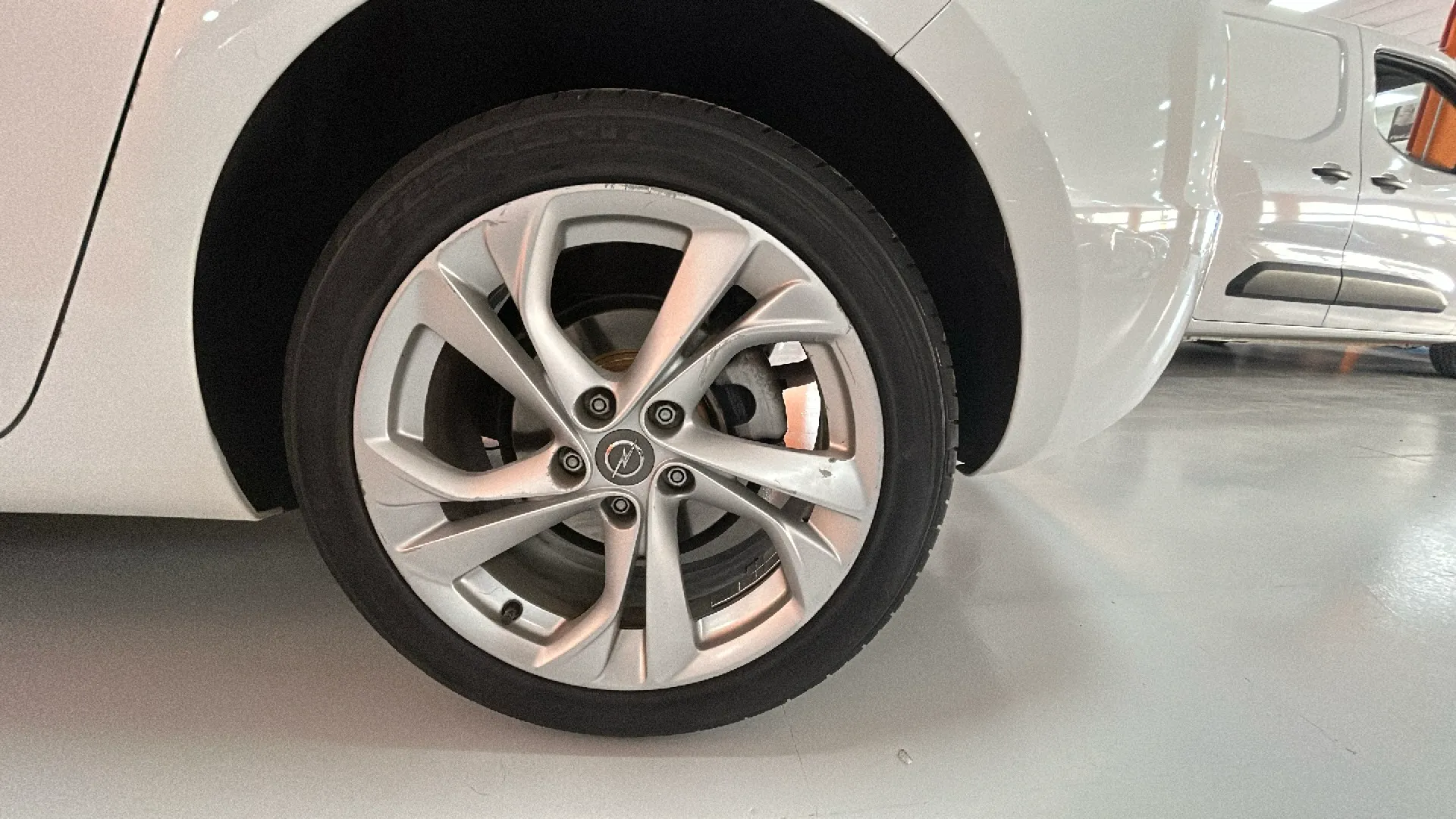 Opel Astra 1.6 CDTi Selective - foto 17