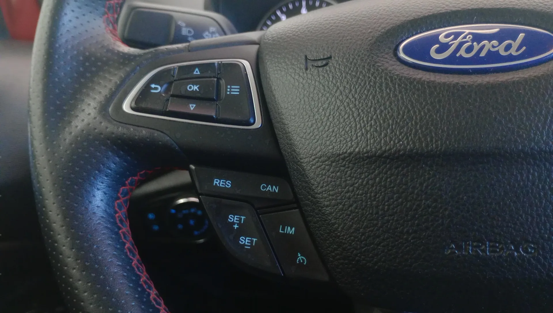 Ford EcoSport 1.0T EcoBoost ST Line - foto 15