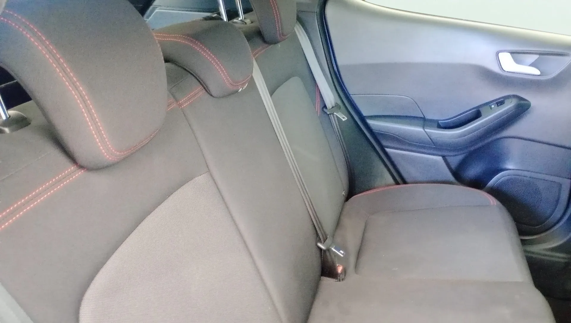 Ford Fiesta 1.0 EcoBoost MHEV ST-Line - foto 8