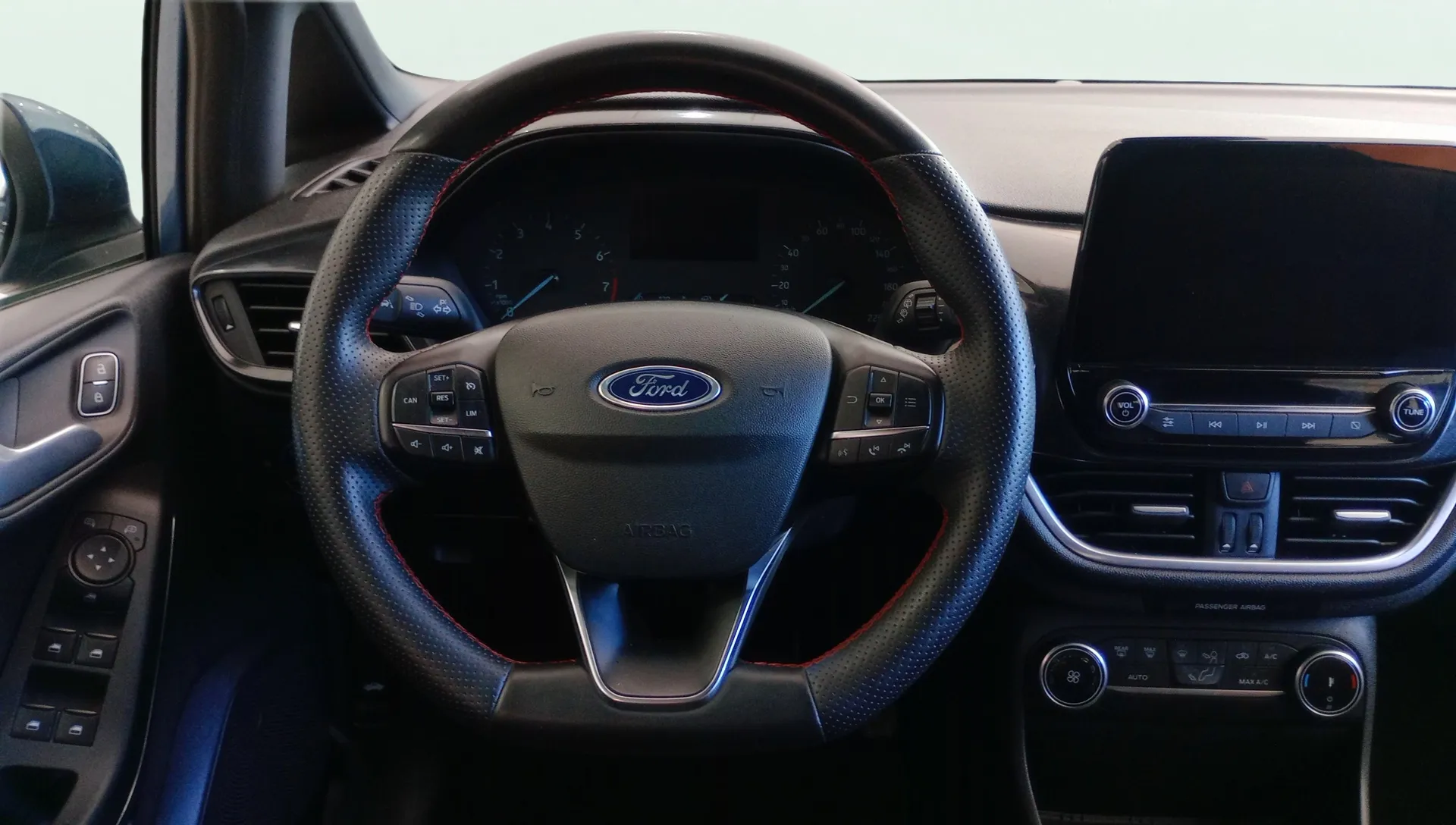Ford Fiesta 1.0 EcoBoost MHEV ST-Line - foto 12