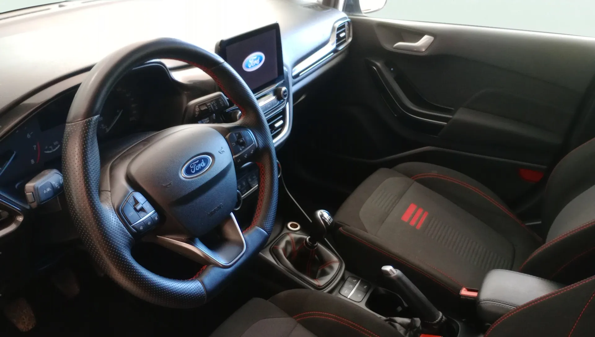 Ford Fiesta 1.0 EcoBoost MHEV ST-Line - foto 6