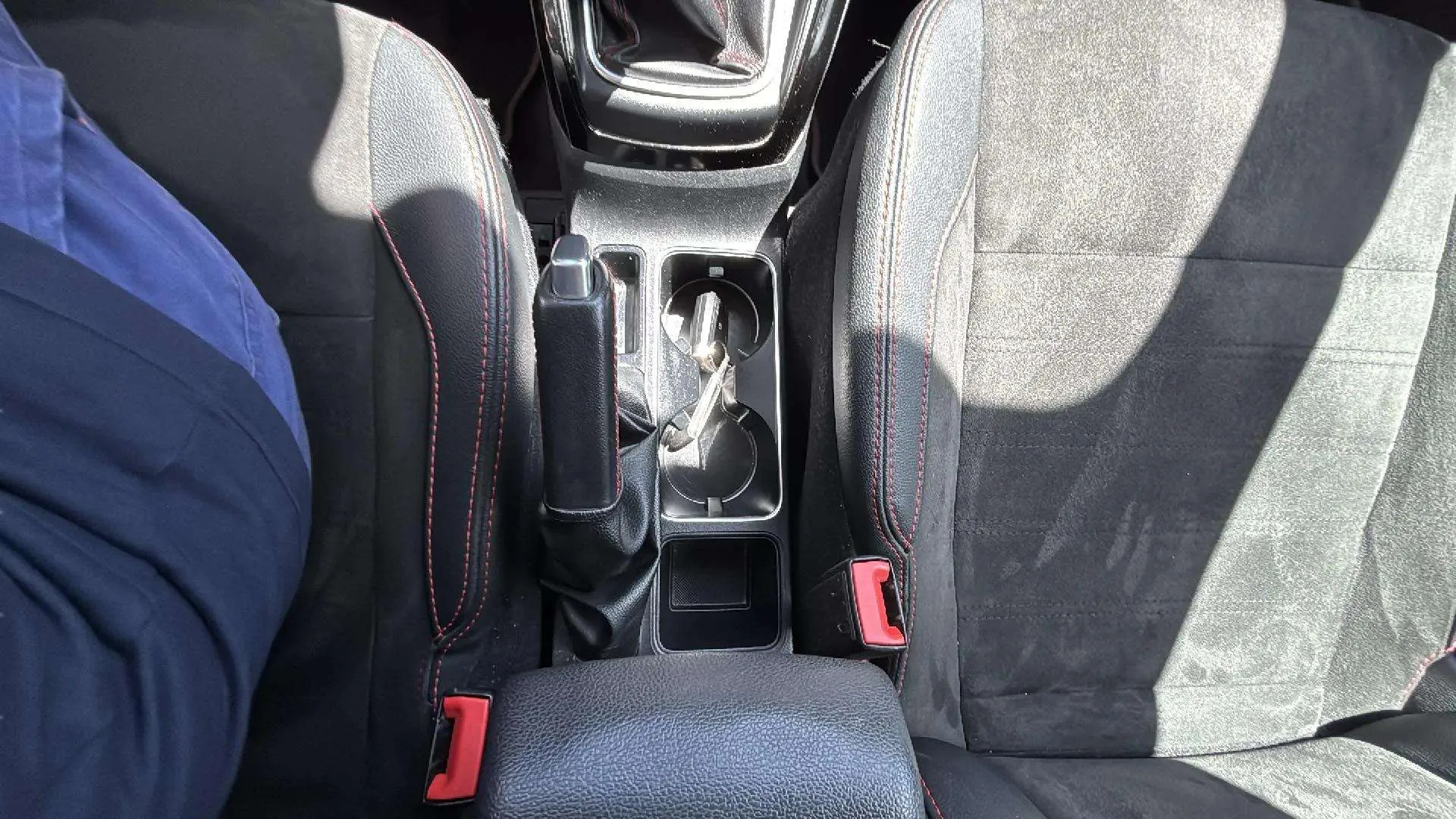 Ford EcoSport 1.0T EcoBoost ST Line - foto 31