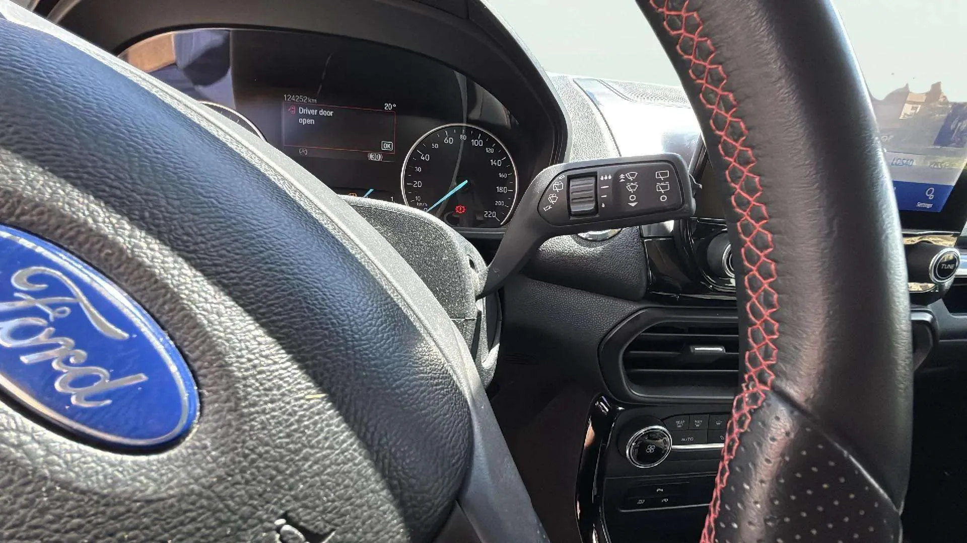 Ford EcoSport 1.0T EcoBoost ST Line - foto 25