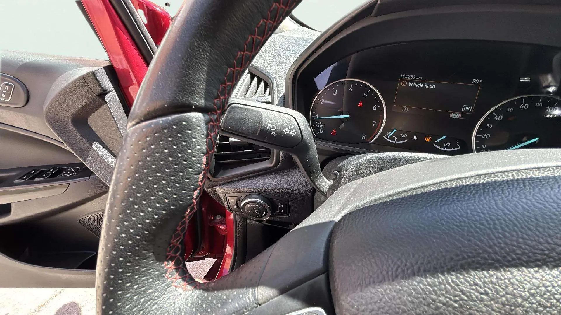 Ford EcoSport 1.0T EcoBoost ST Line - foto 23