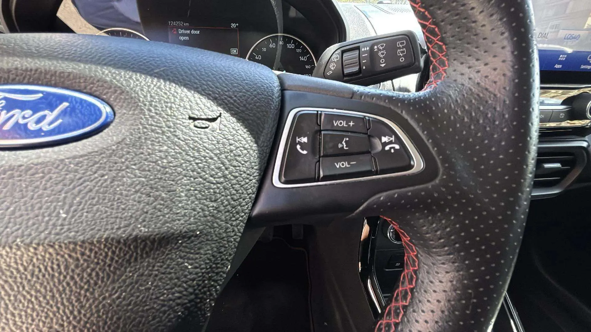 Ford EcoSport 1.0T EcoBoost ST Line - foto 24