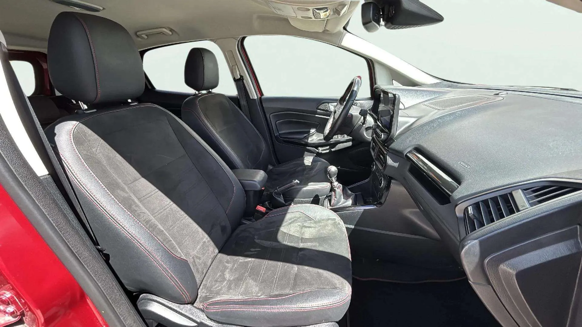 Ford EcoSport 1.0T EcoBoost ST Line - foto 17